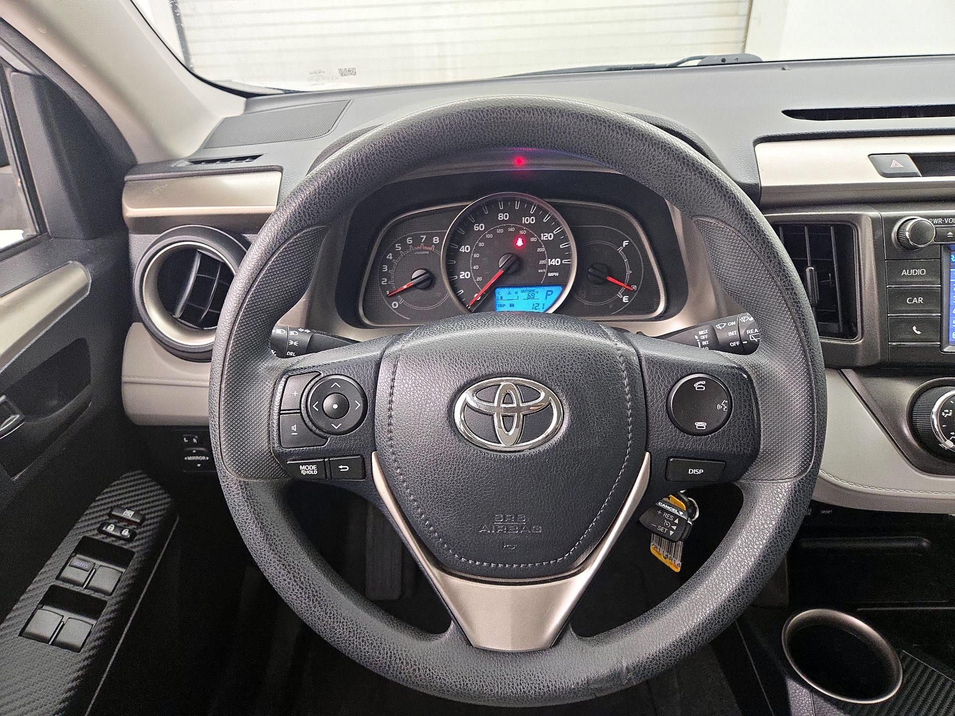 Thumbnail: 2015 Toyota RAV4 - 10