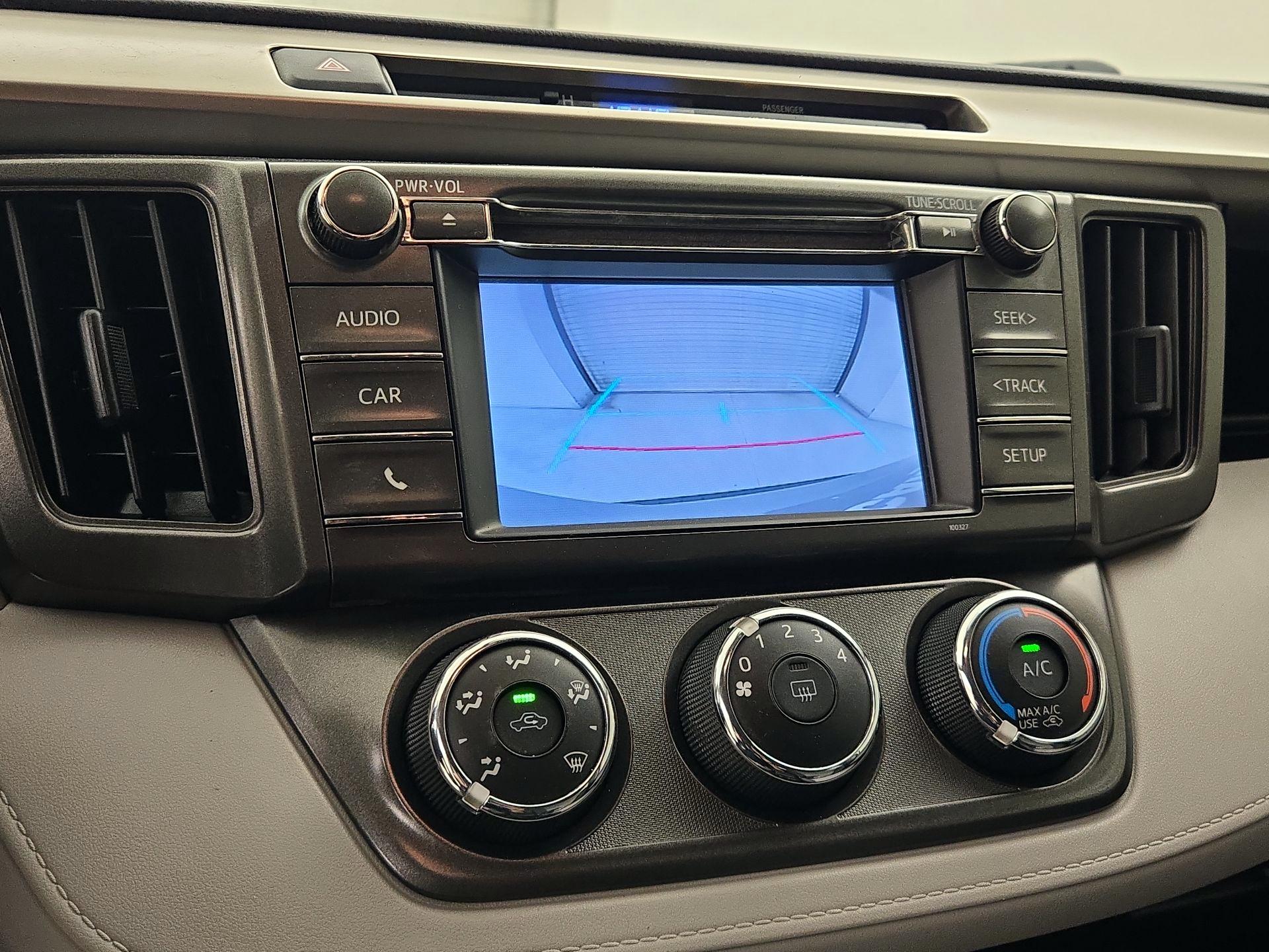Thumbnail: 2015 Toyota RAV4 - 14
