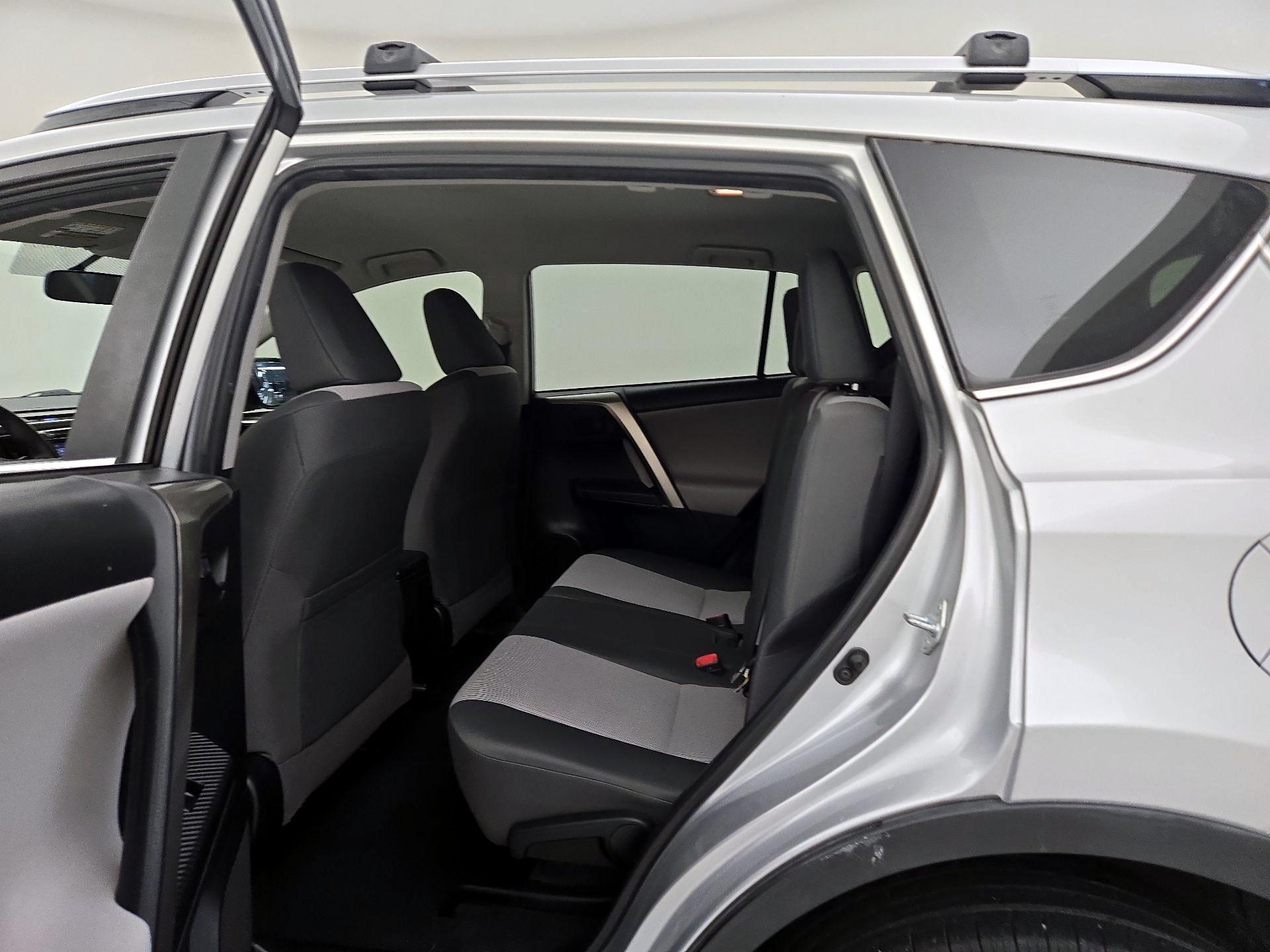 Thumbnail: 2015 Toyota RAV4 - 19