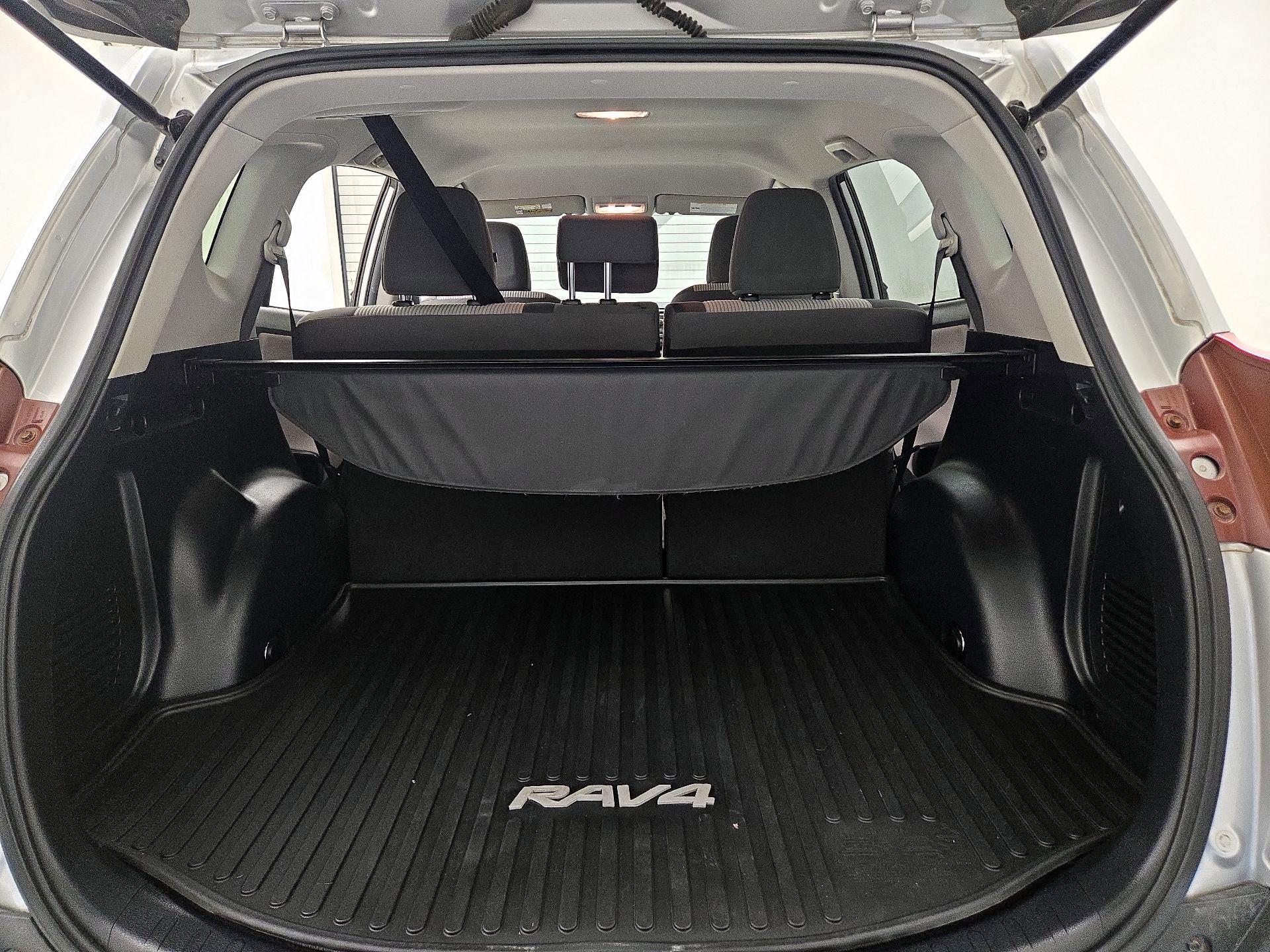 Thumbnail: 2015 Toyota RAV4 - 20
