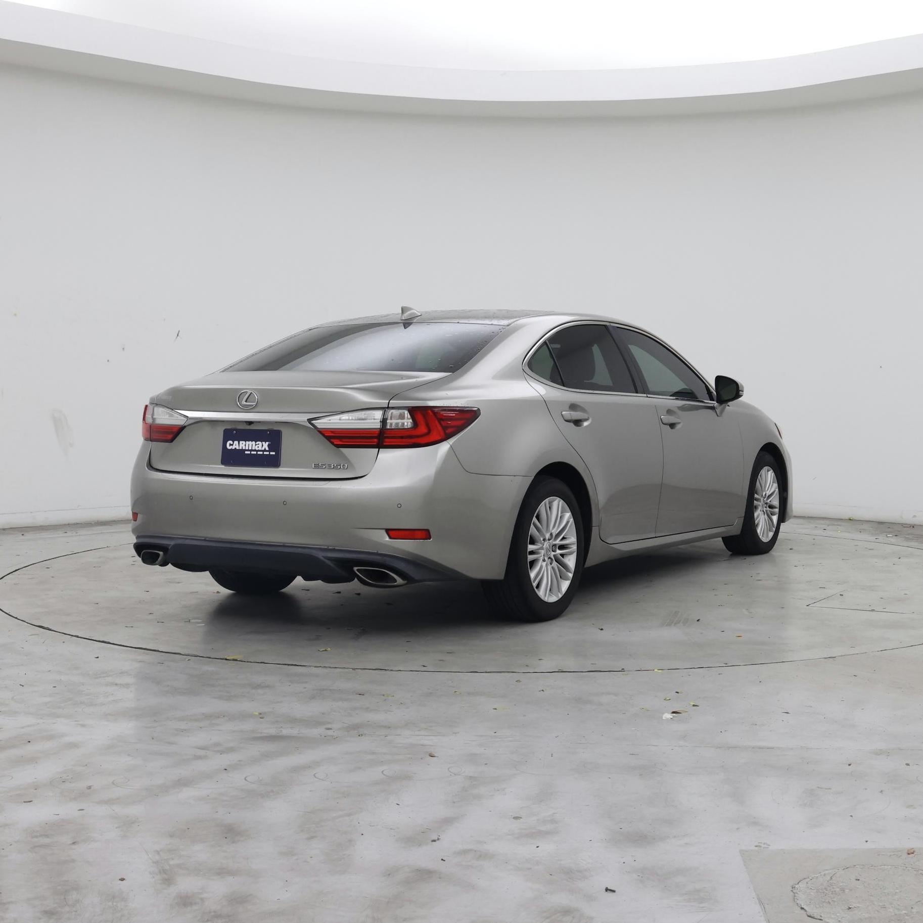Thumbnail: 2017 Lexus ES - 8