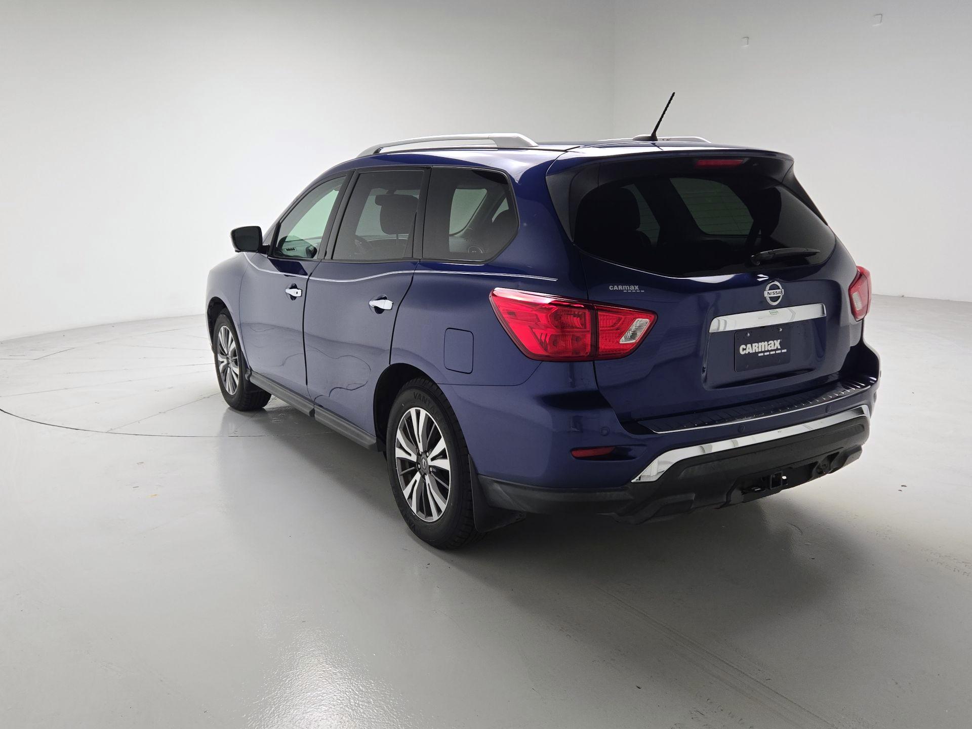 Thumbnail: 2017 Nissan Pathfinder - 7