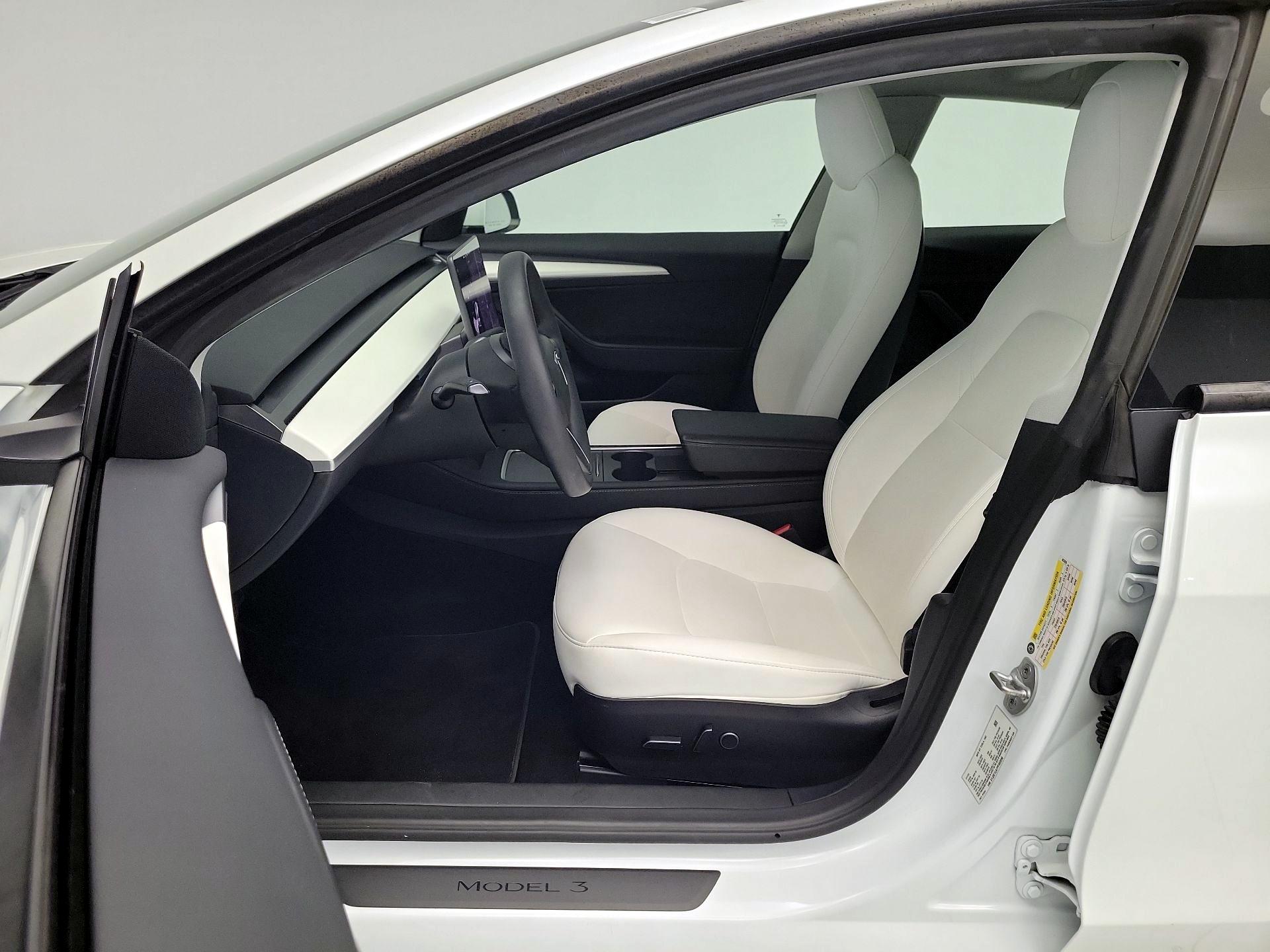 Thumbnail: 2023 Tesla Model 3 - 11