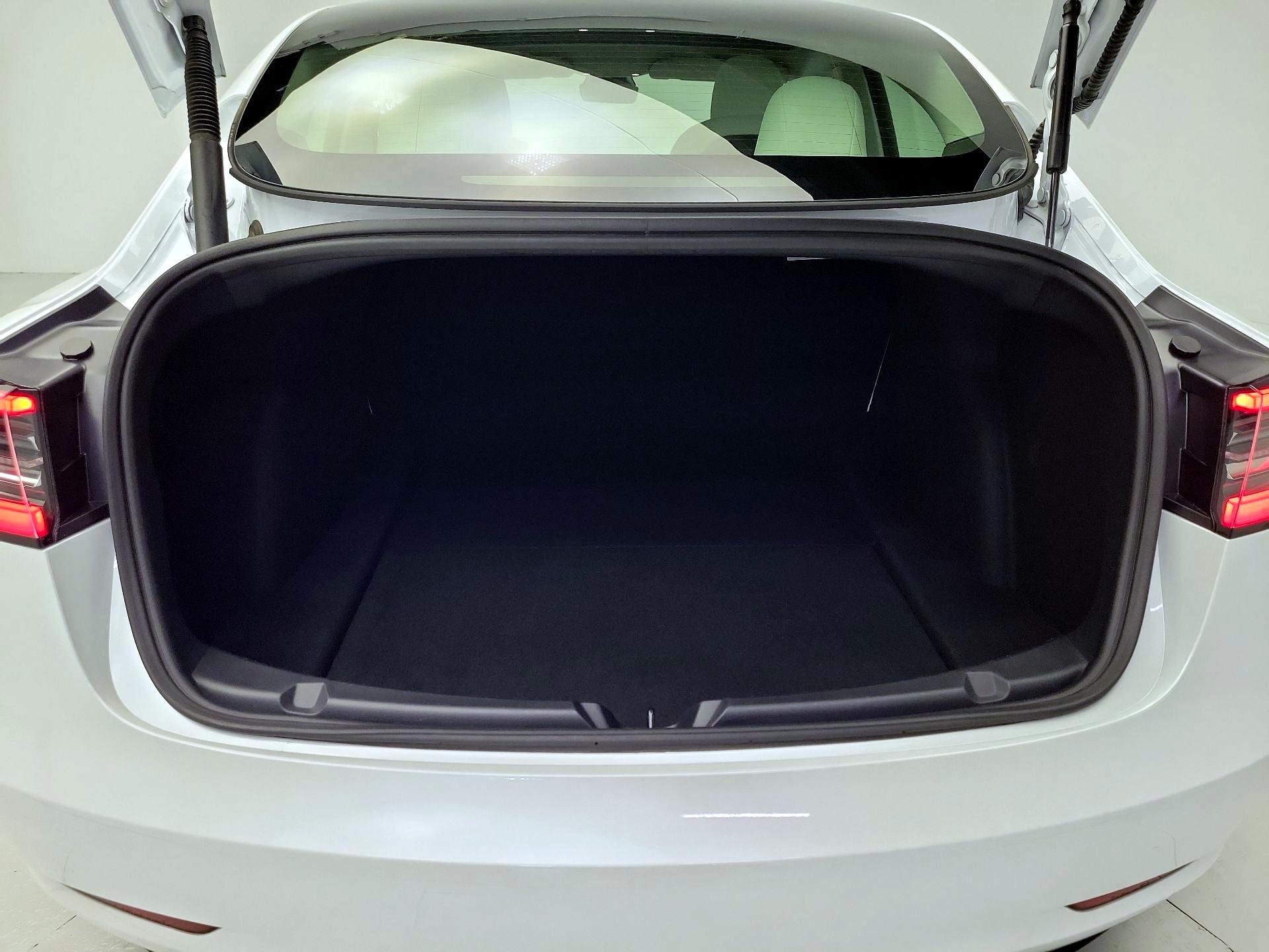 Thumbnail: 2023 Tesla Model 3 - 20