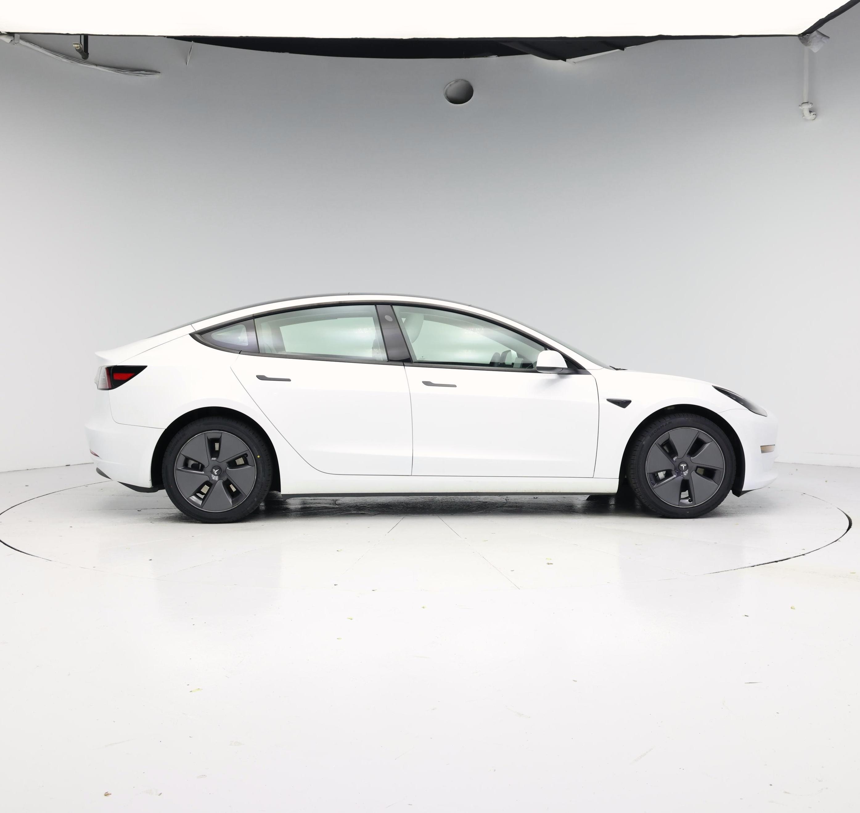 Thumbnail: 2023 Tesla Model 3 - 7