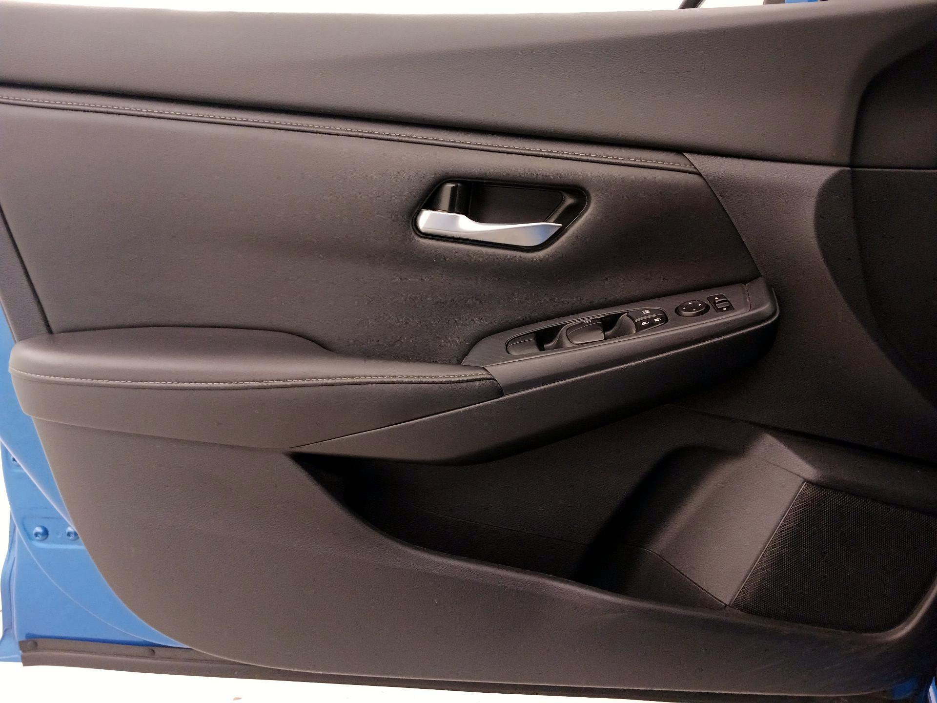 Thumbnail: 2021 Nissan Sentra - 12