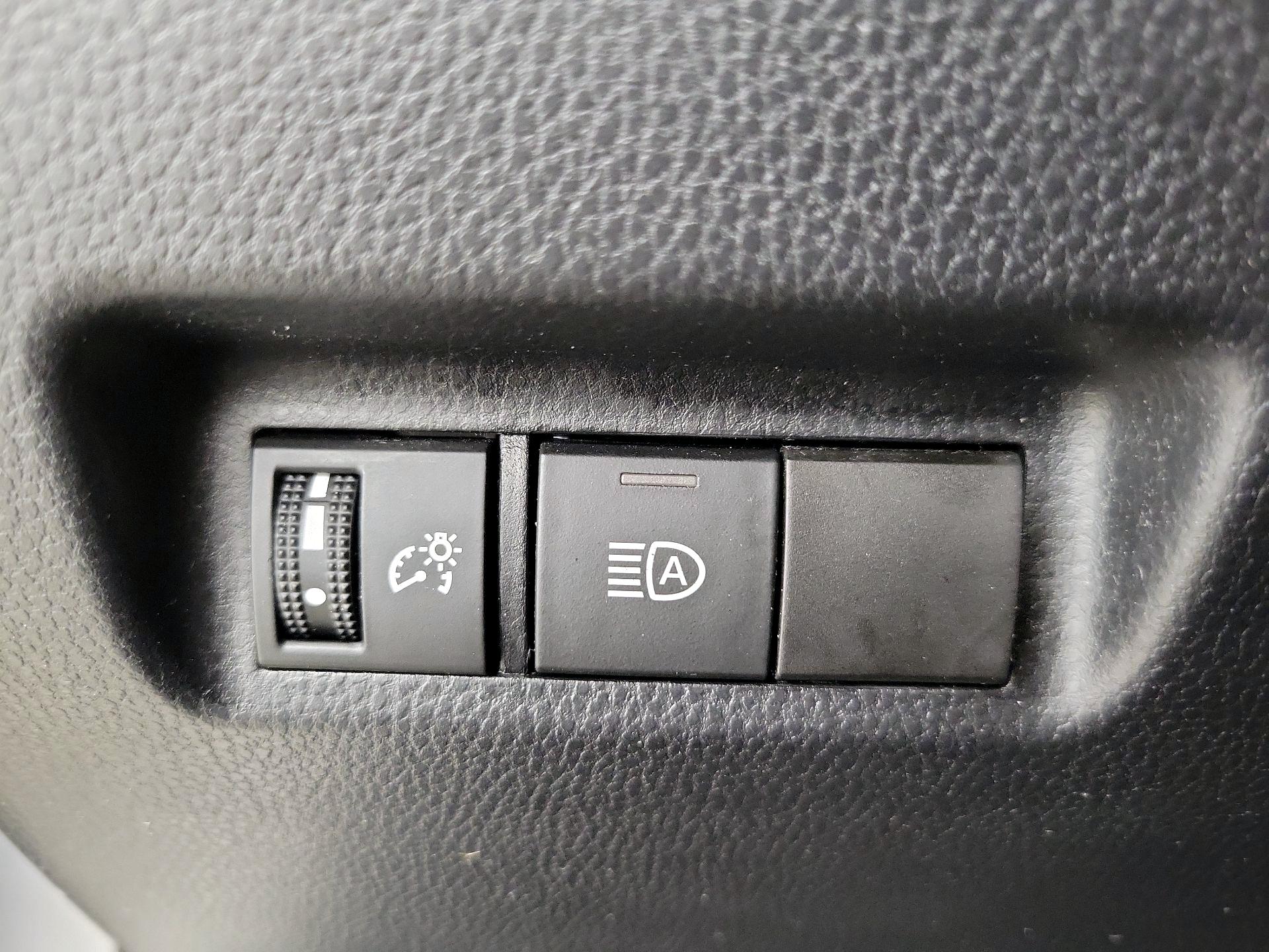 Thumbnail: 2019 Toyota RAV4 - 13