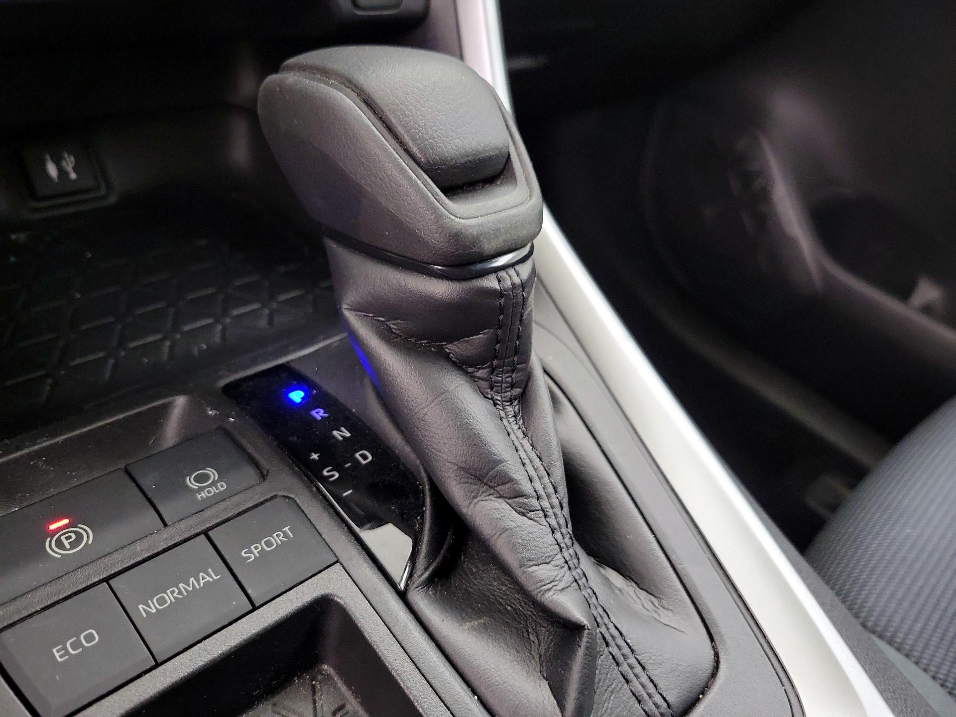 Thumbnail: 2019 Toyota RAV4 - 17