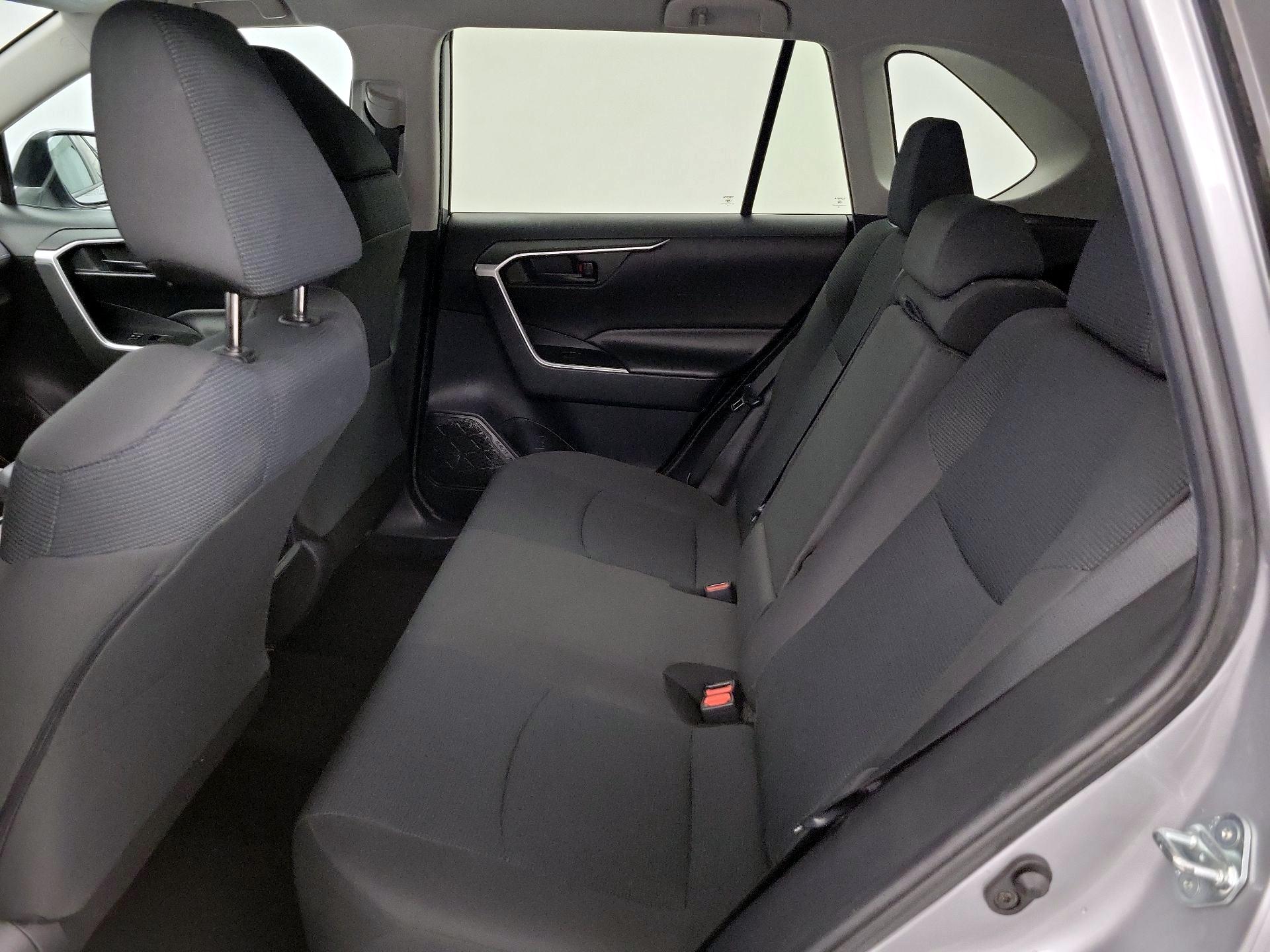 Thumbnail: 2019 Toyota RAV4 - 19