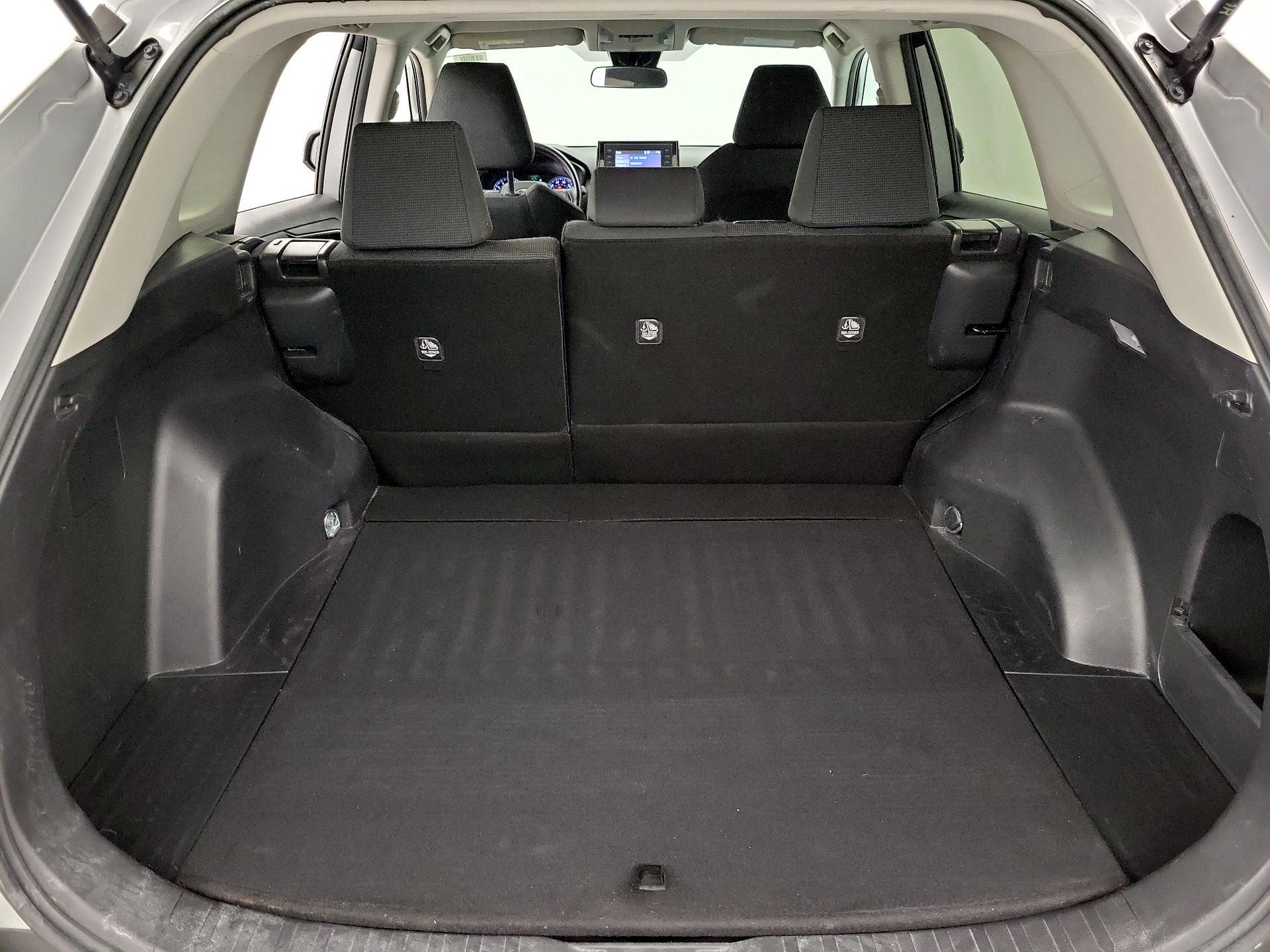 Thumbnail: 2019 Toyota RAV4 - 20