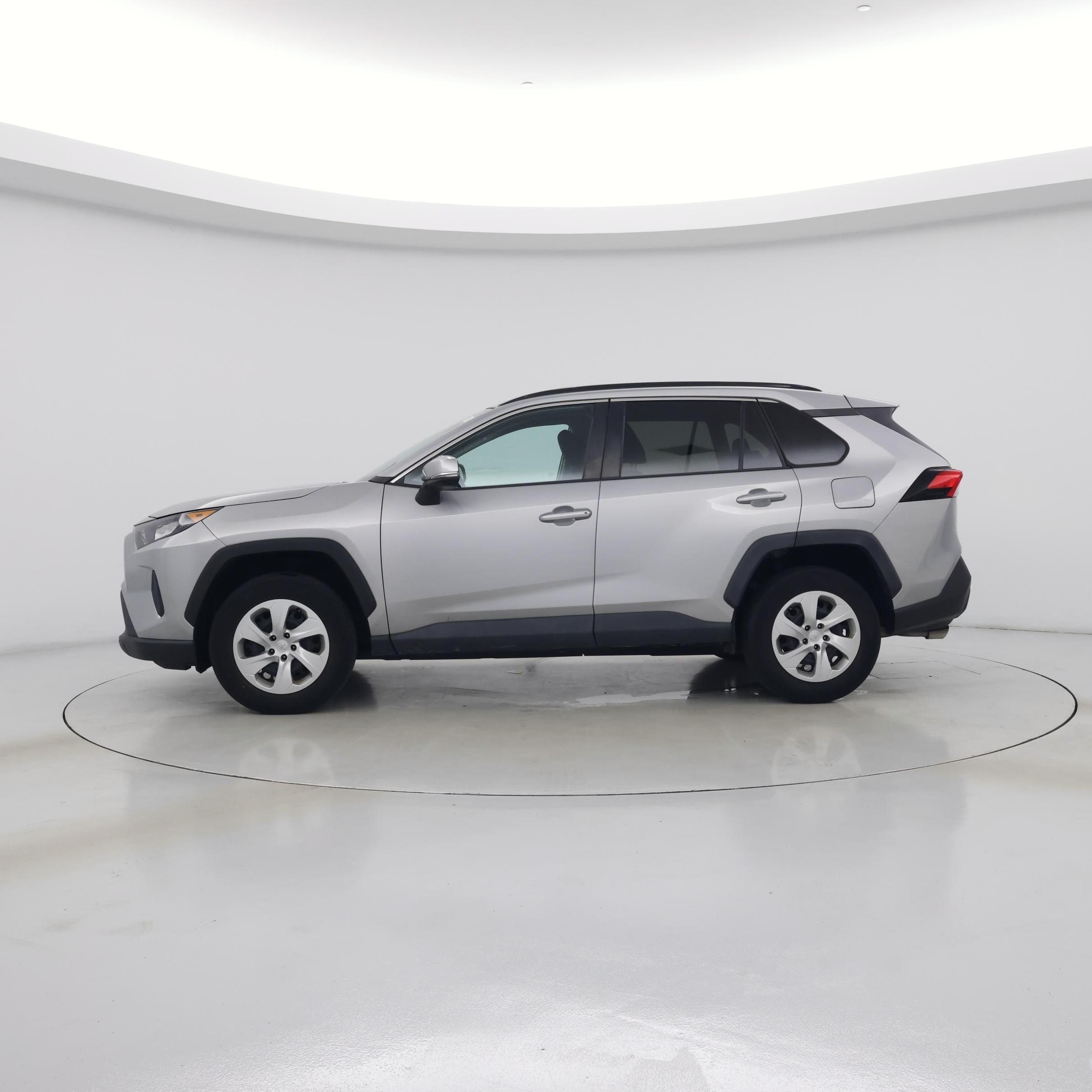 Thumbnail: 2019 Toyota RAV4 - 3
