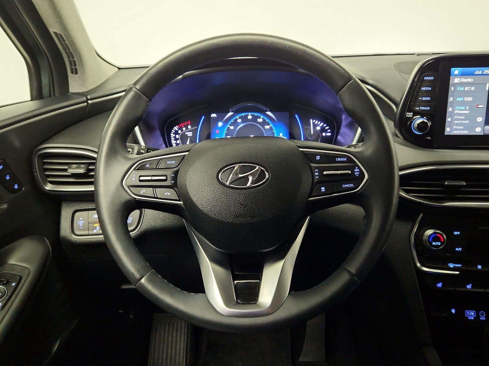 2020 Hyundai Santa Fe Limited - Photo 11