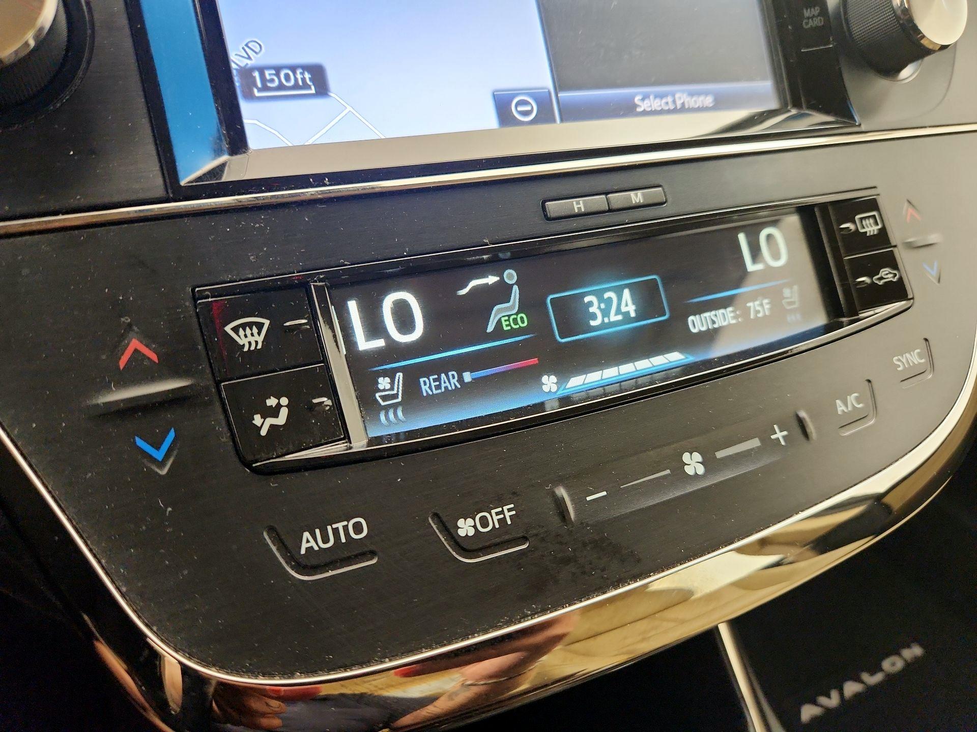 Thumbnail: 2017 Toyota Avalon - 16