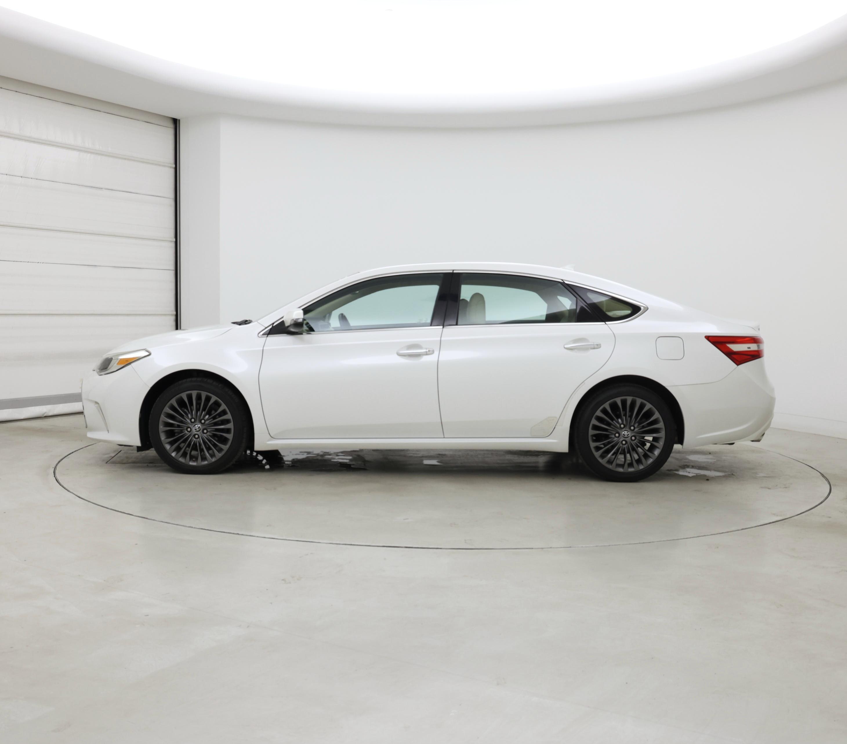 Thumbnail: 2017 Toyota Avalon - 3