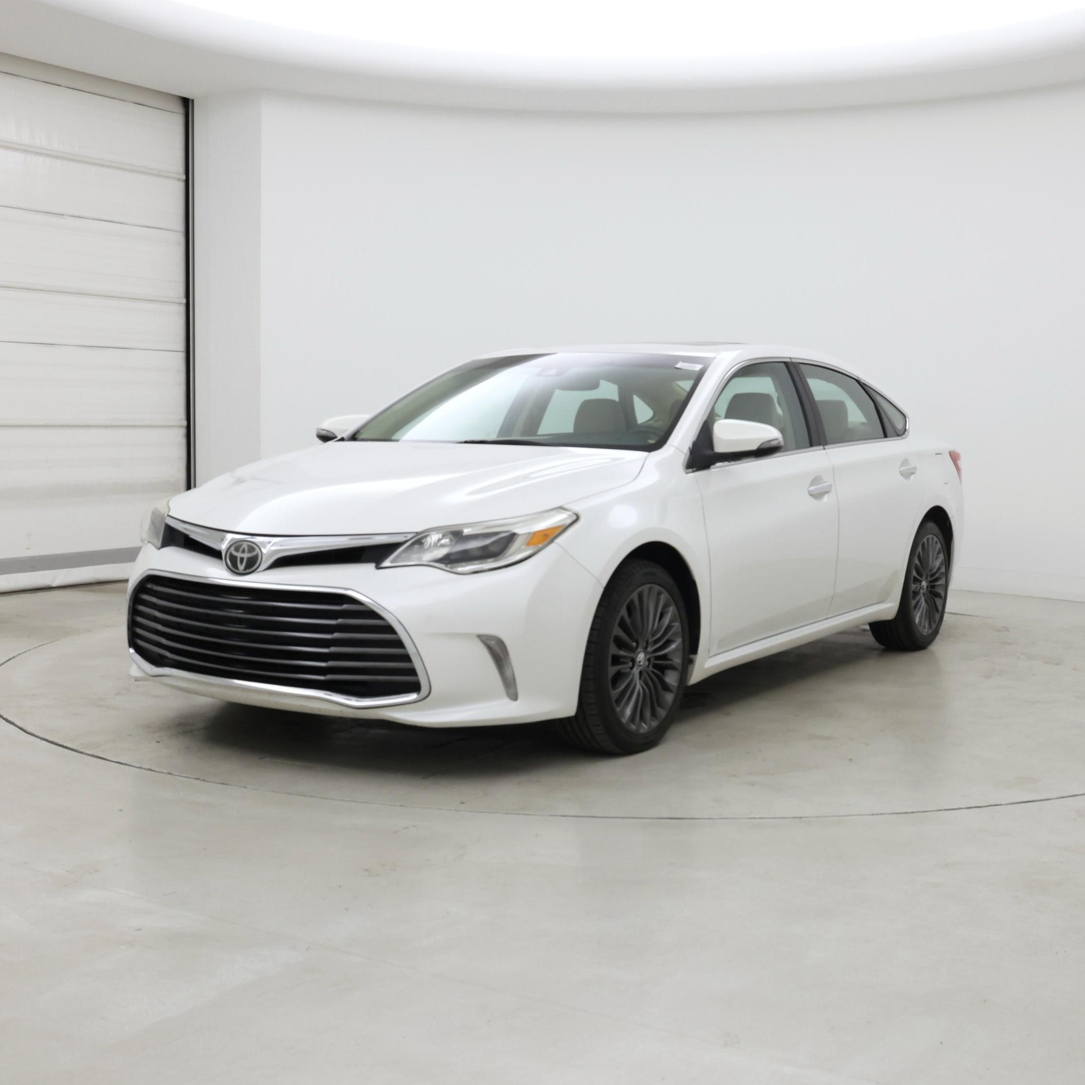 Thumbnail: 2017 Toyota Avalon - 4