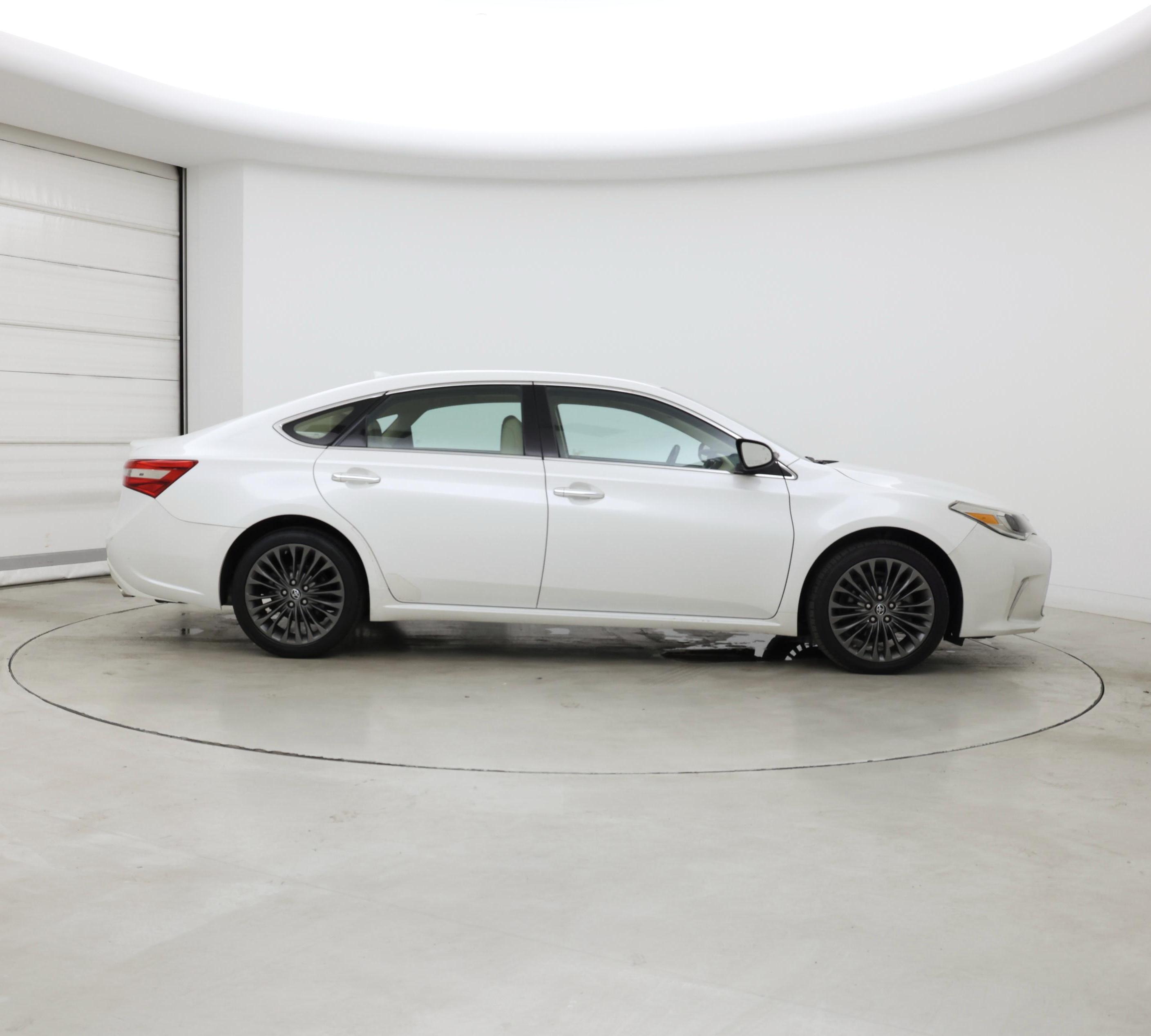 Thumbnail: 2017 Toyota Avalon - 7