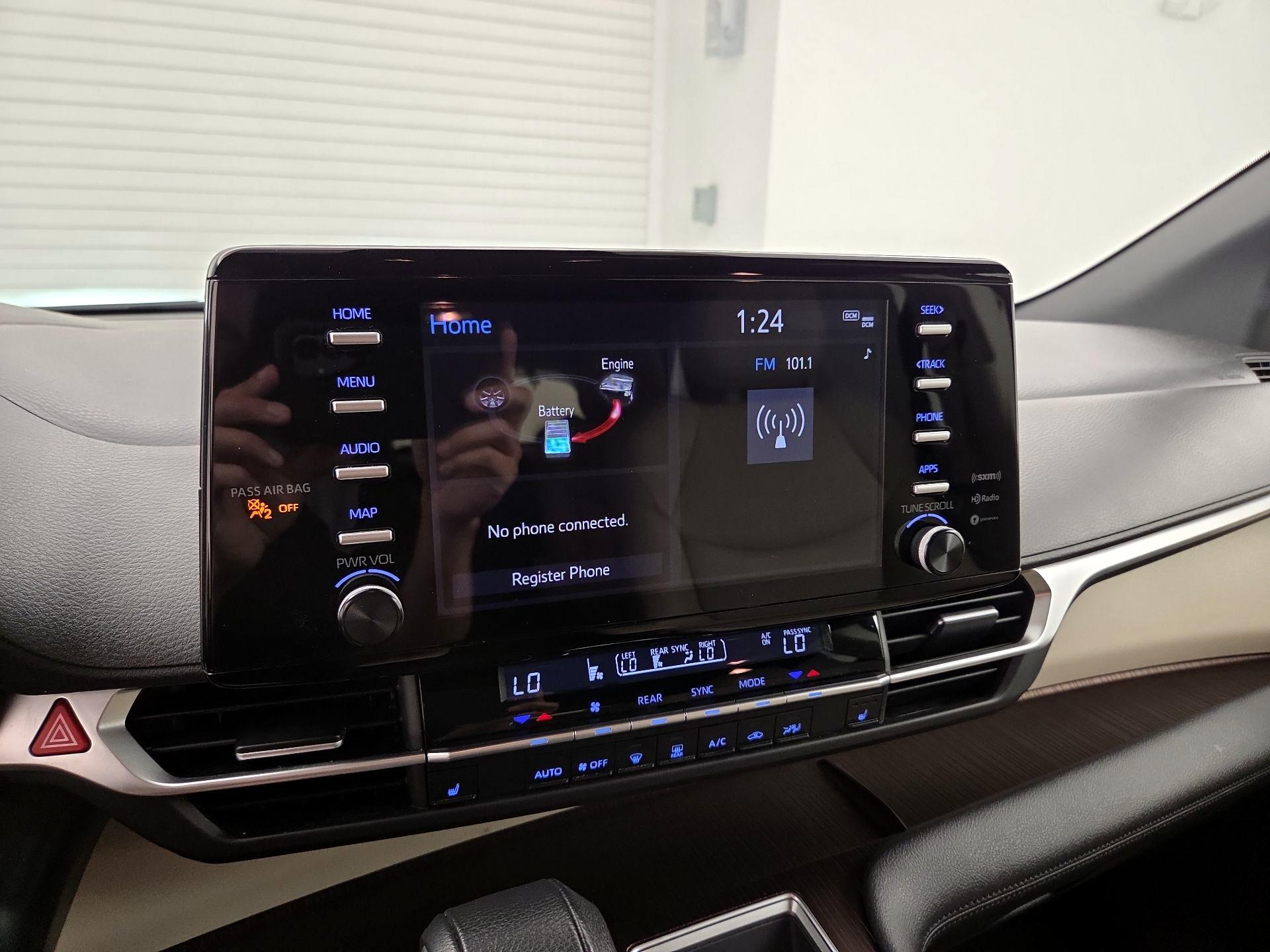 Thumbnail: 2021 Toyota Sienna - 15