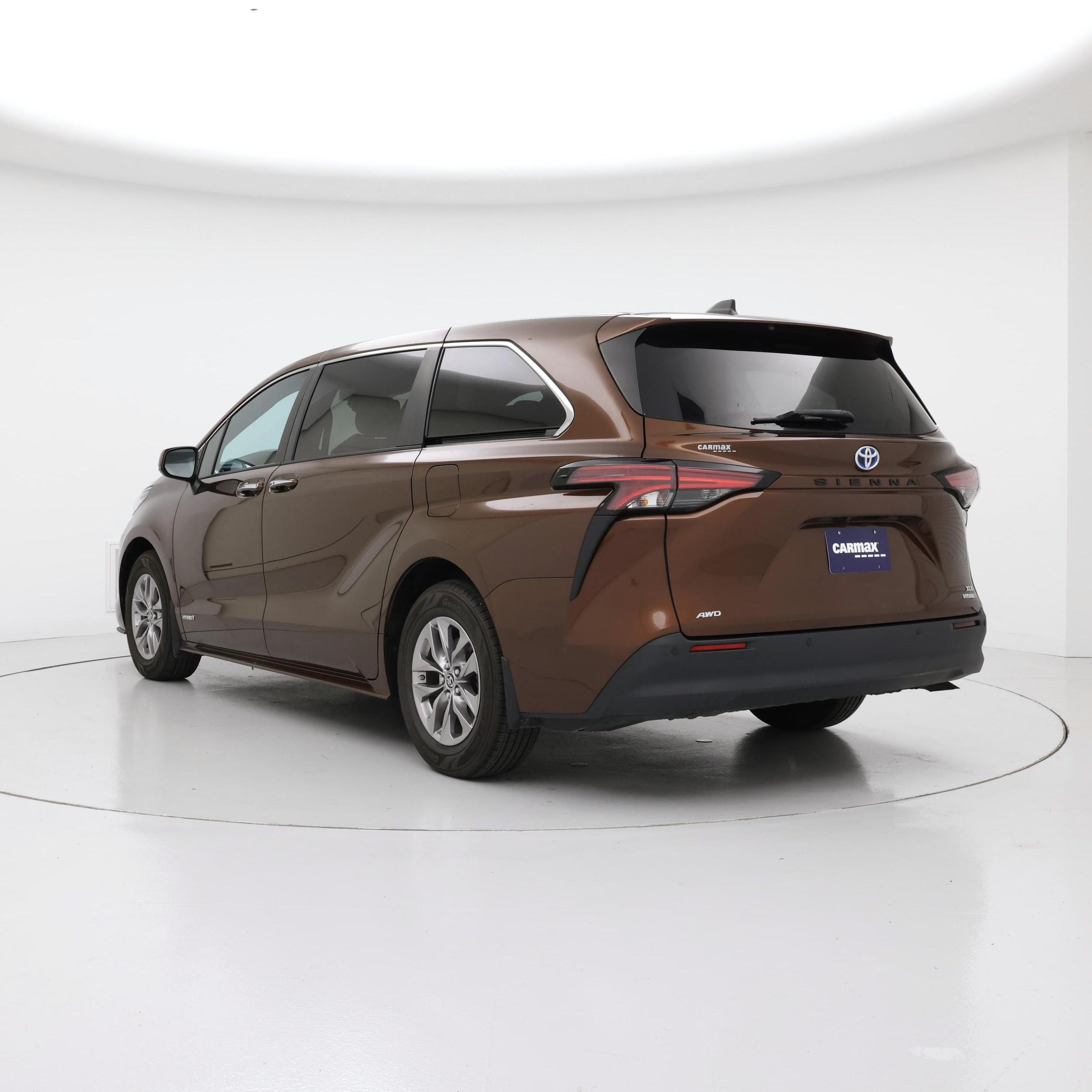 Thumbnail: 2021 Toyota Sienna - 2