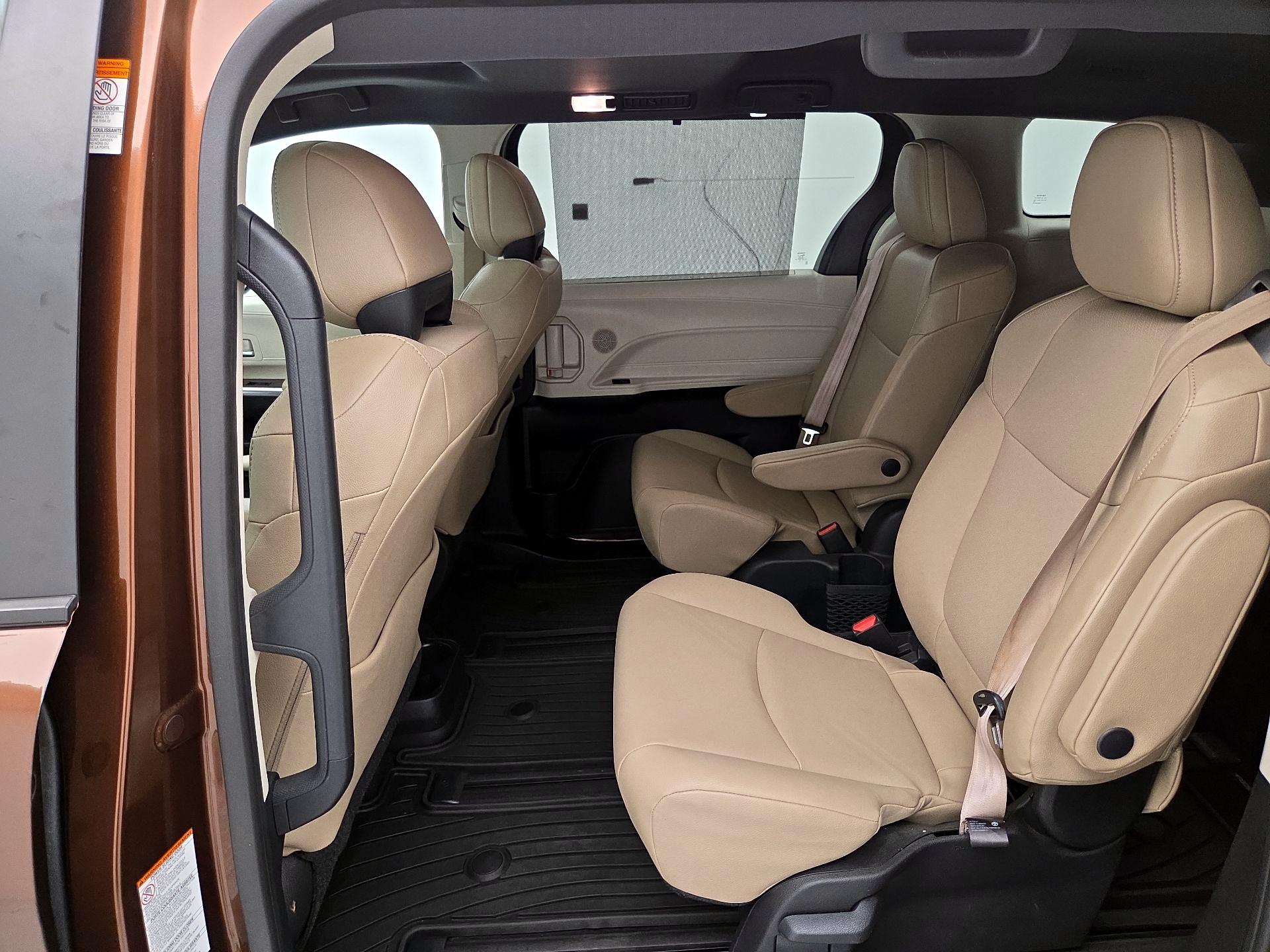 Thumbnail: 2021 Toyota Sienna - 20