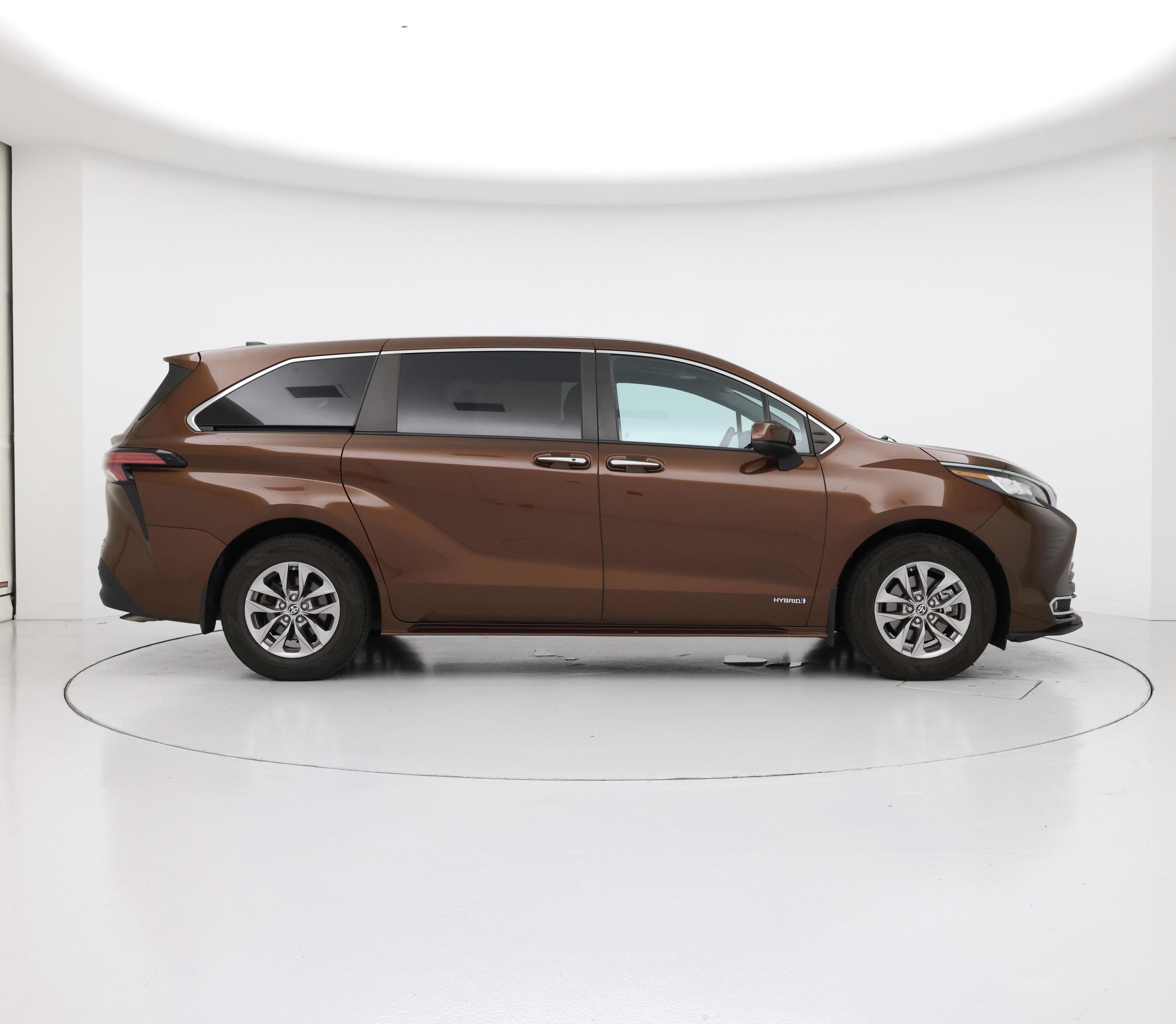 Thumbnail: 2021 Toyota Sienna - 7