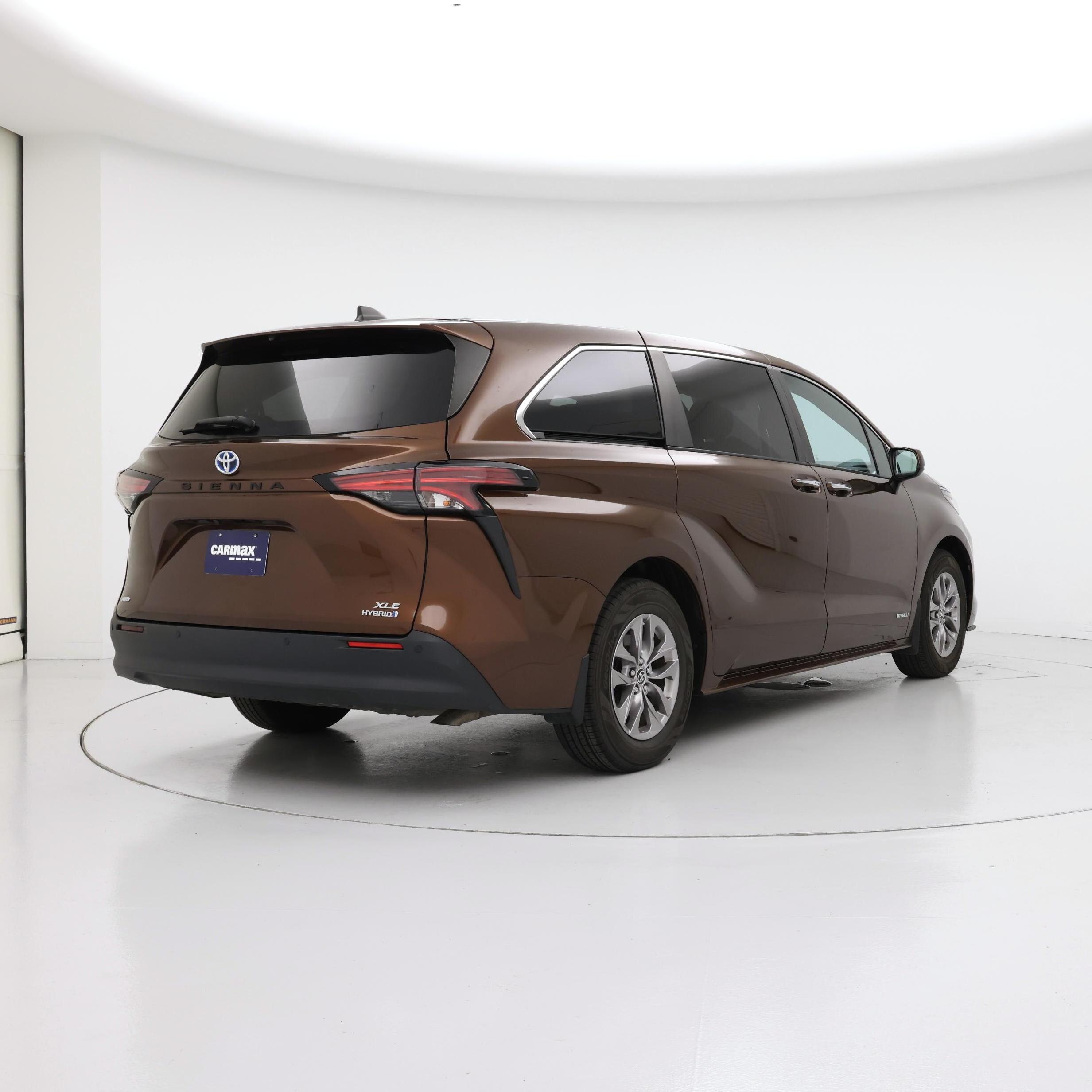 Thumbnail: 2021 Toyota Sienna - 8