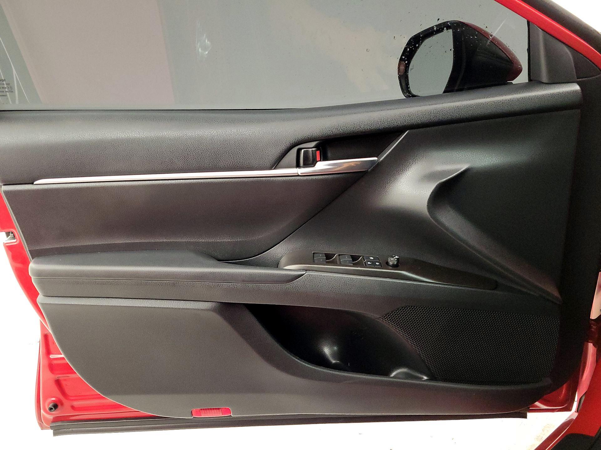 Thumbnail: 2022 Toyota Camry - 12