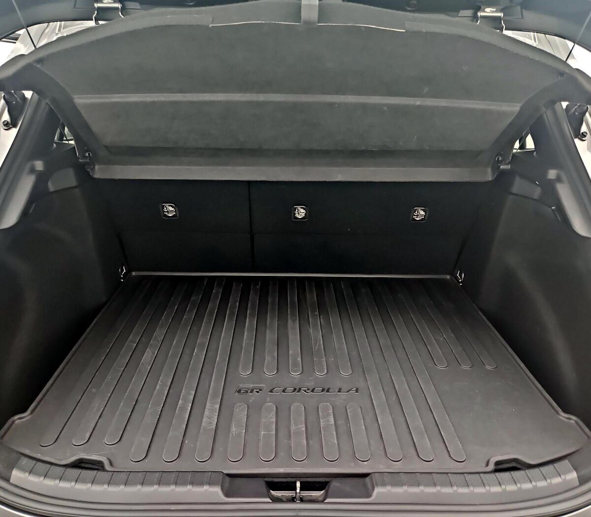 Trunk/Cargo (Seats Up)