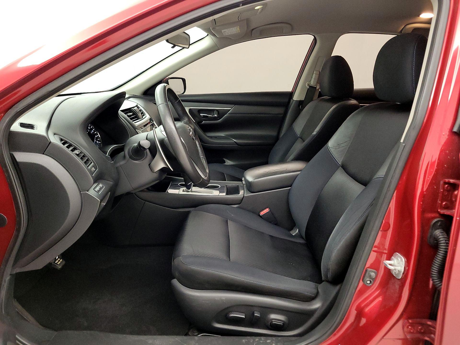 Thumbnail: 2018 Nissan Altima - 11
