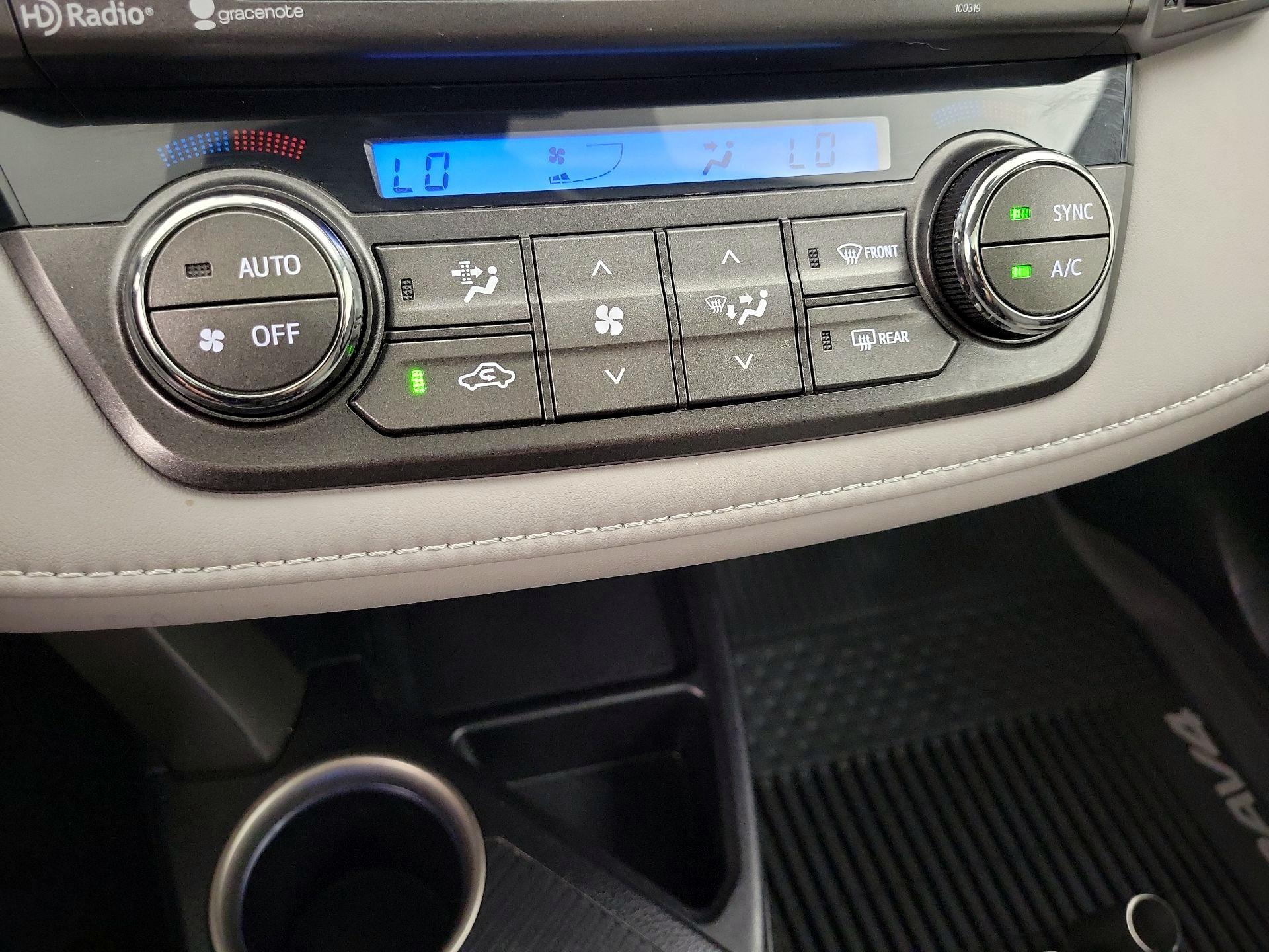 Thumbnail: 2014 Toyota RAV4 - 16