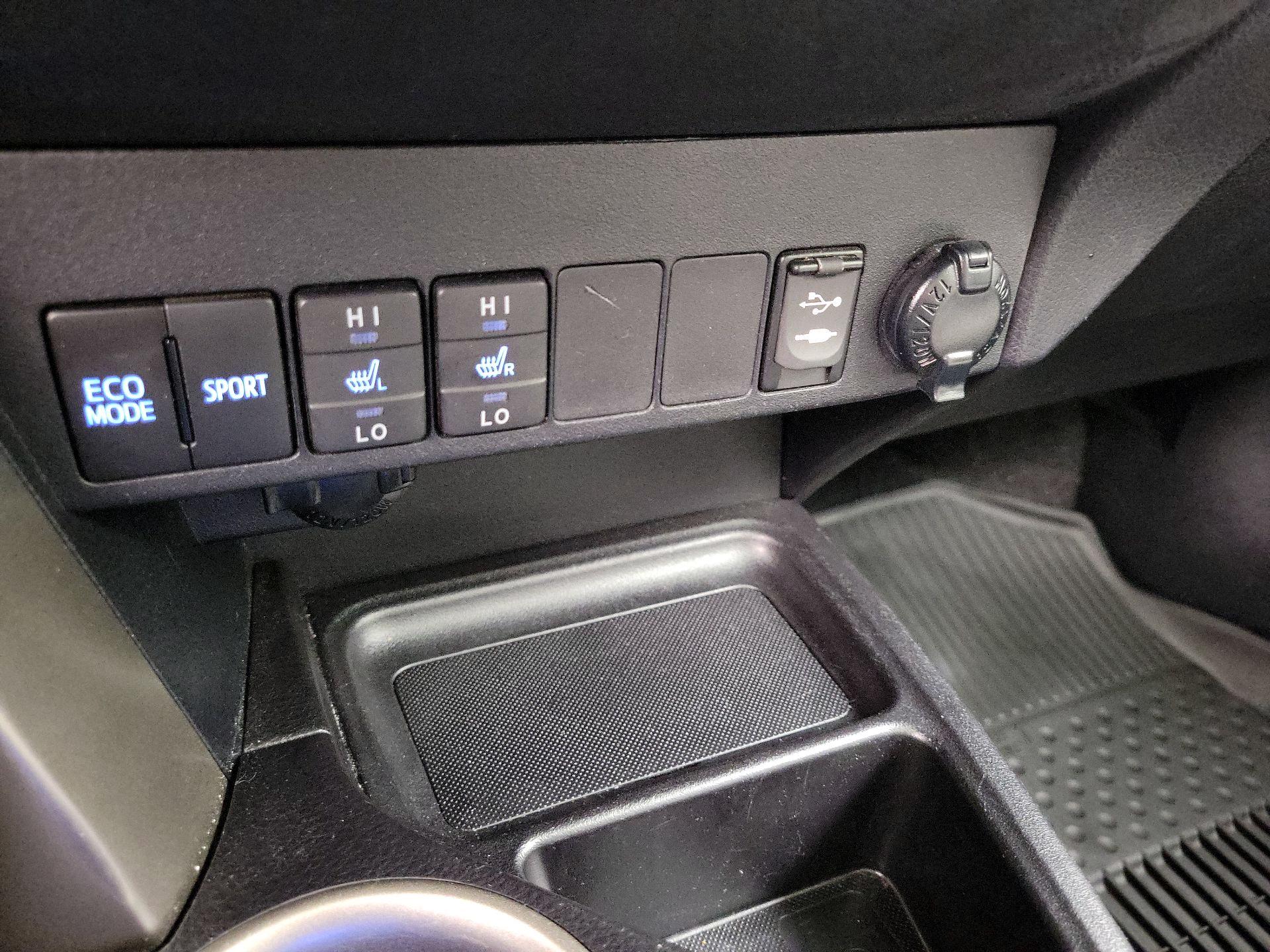 Thumbnail: 2014 Toyota RAV4 - 18