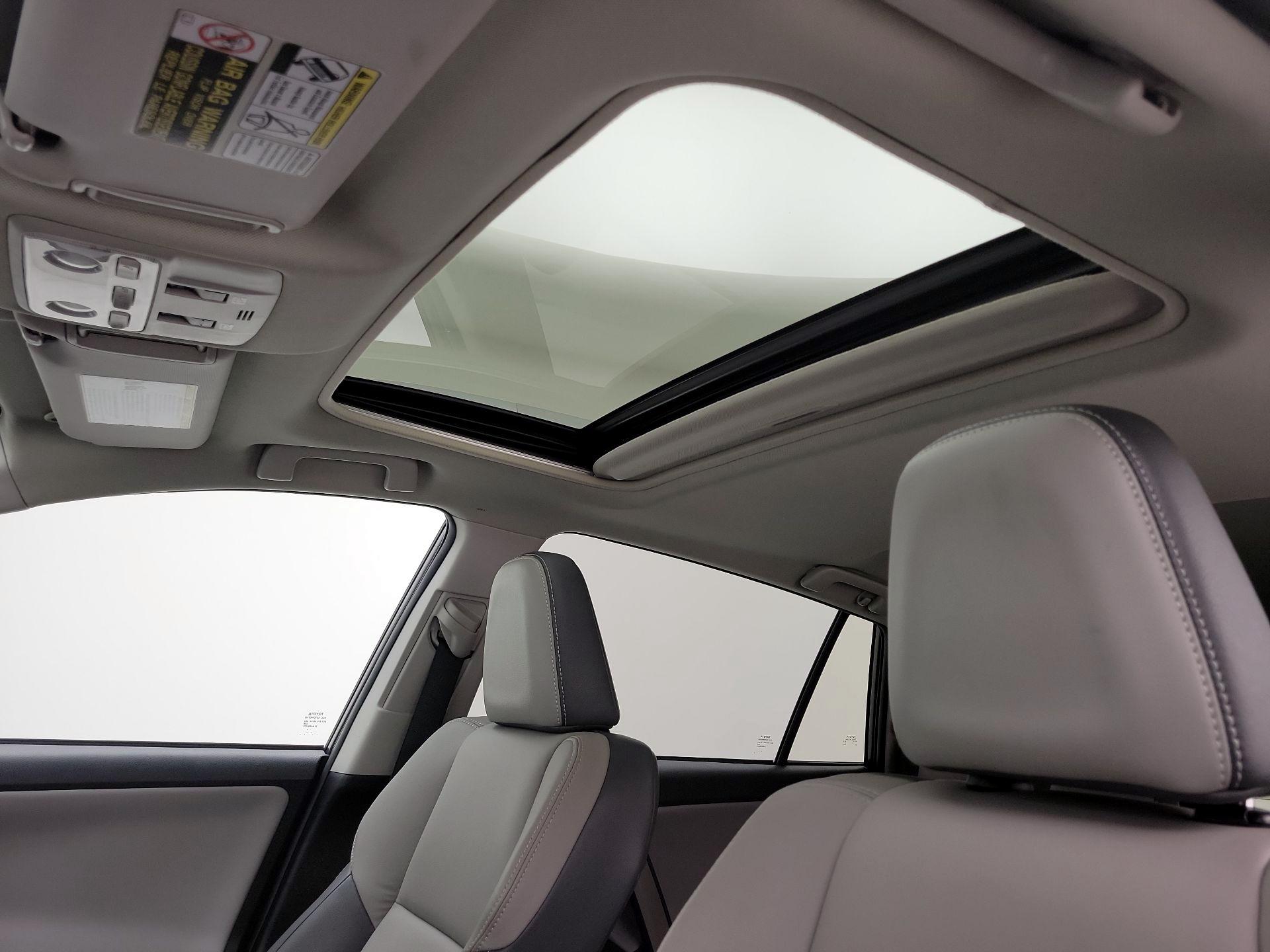 Thumbnail: 2014 Toyota RAV4 - 19