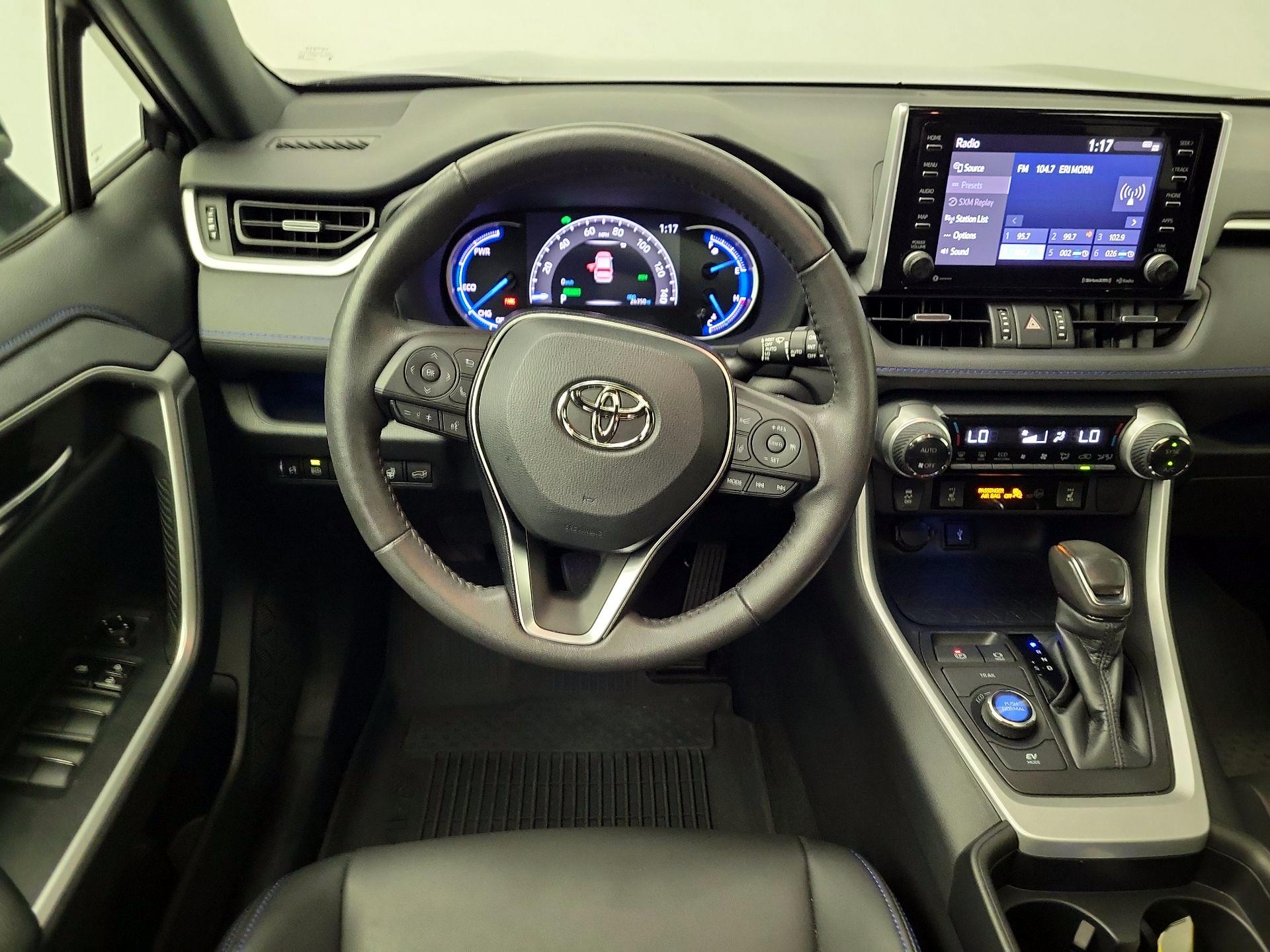 Thumbnail: 2021 Toyota RAV4 - 10