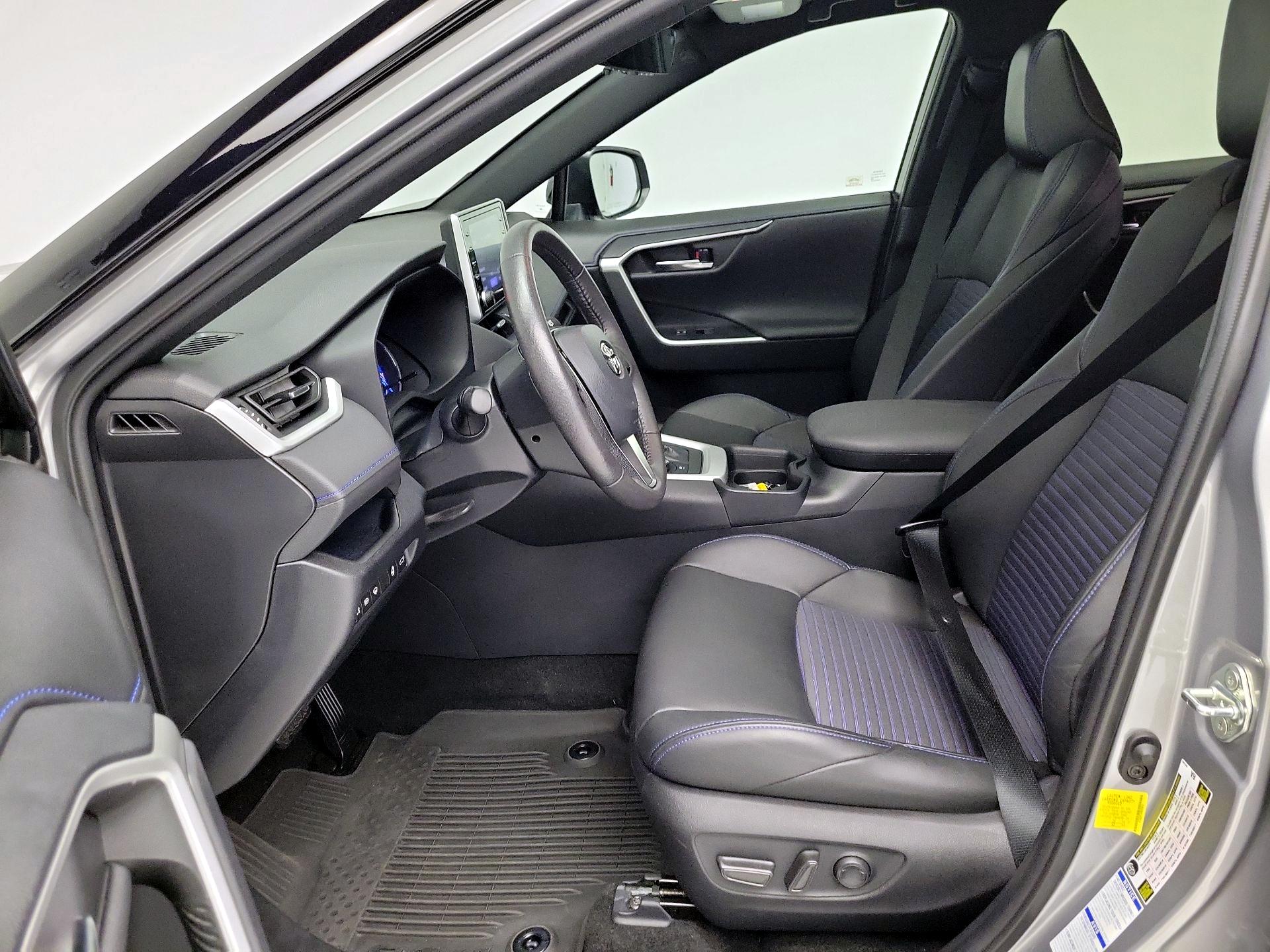 Thumbnail: 2021 Toyota RAV4 - 11