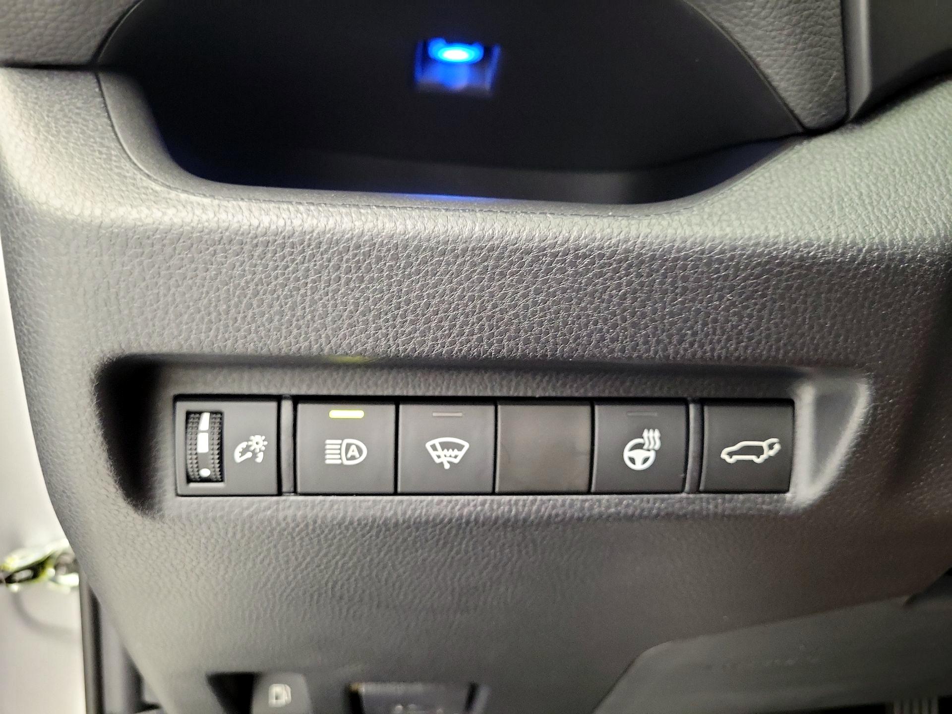 Thumbnail: 2021 Toyota RAV4 - 13