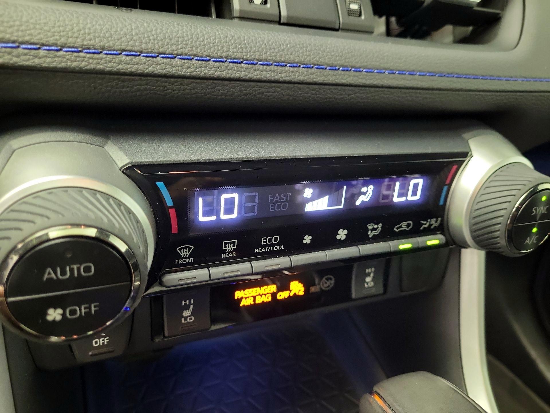 Thumbnail: 2021 Toyota RAV4 - 16