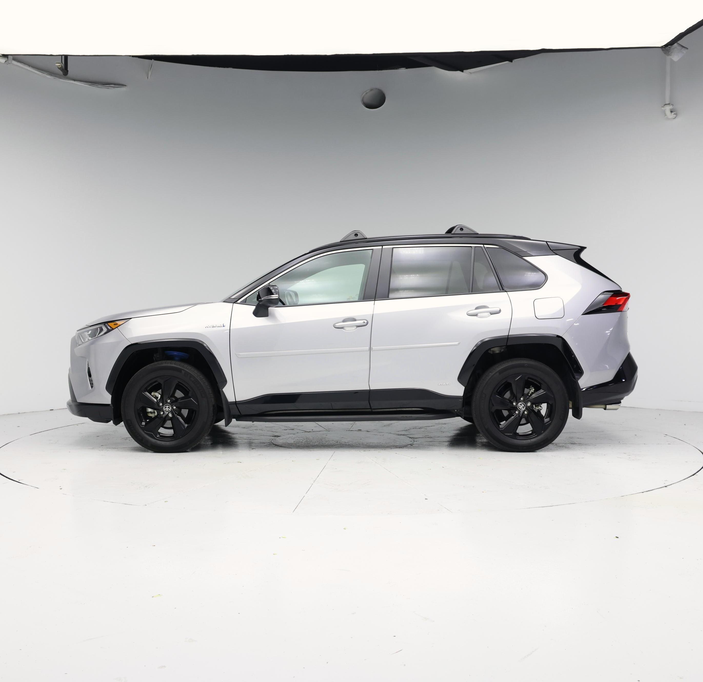Thumbnail: 2021 Toyota RAV4 - 3