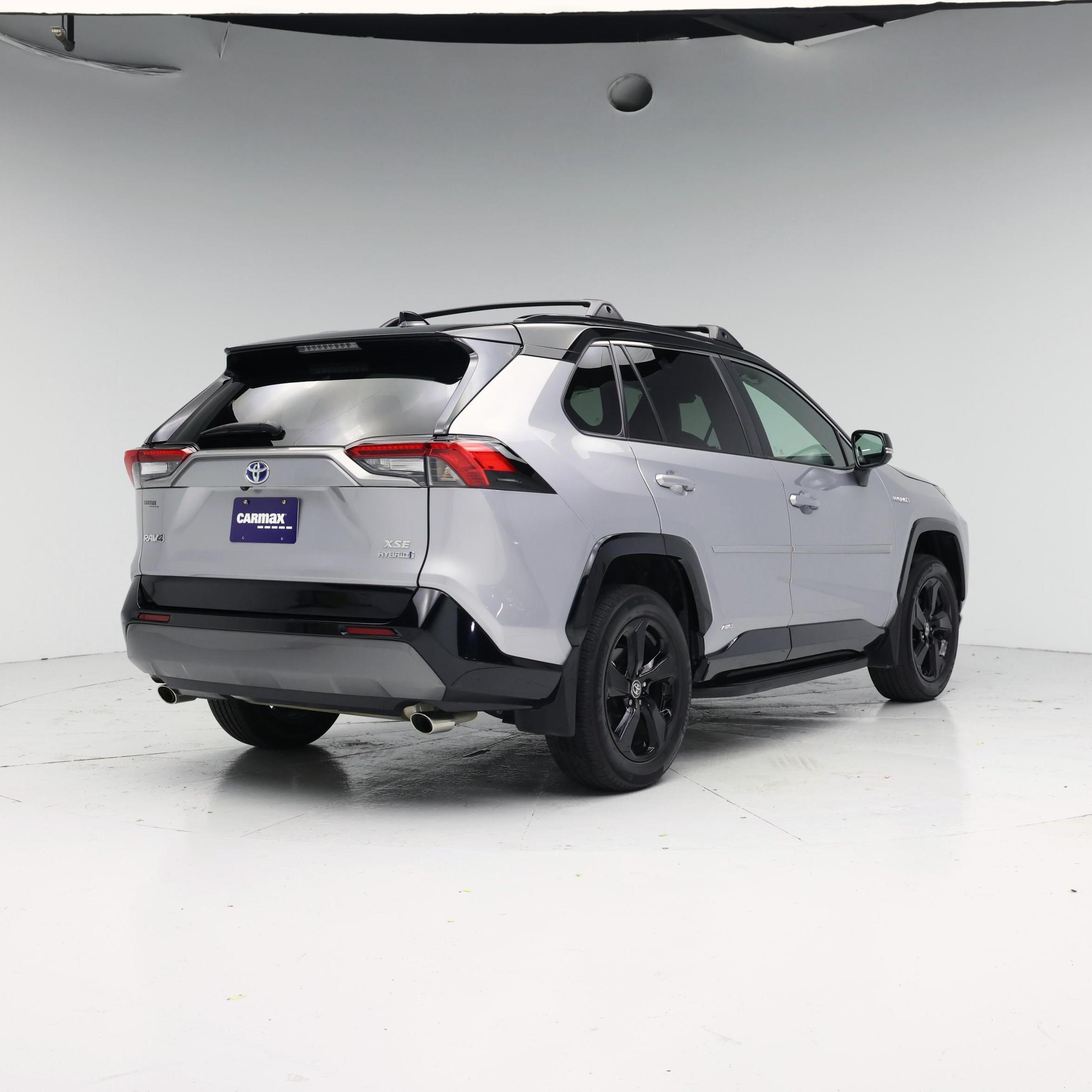 Thumbnail: 2021 Toyota RAV4 - 8