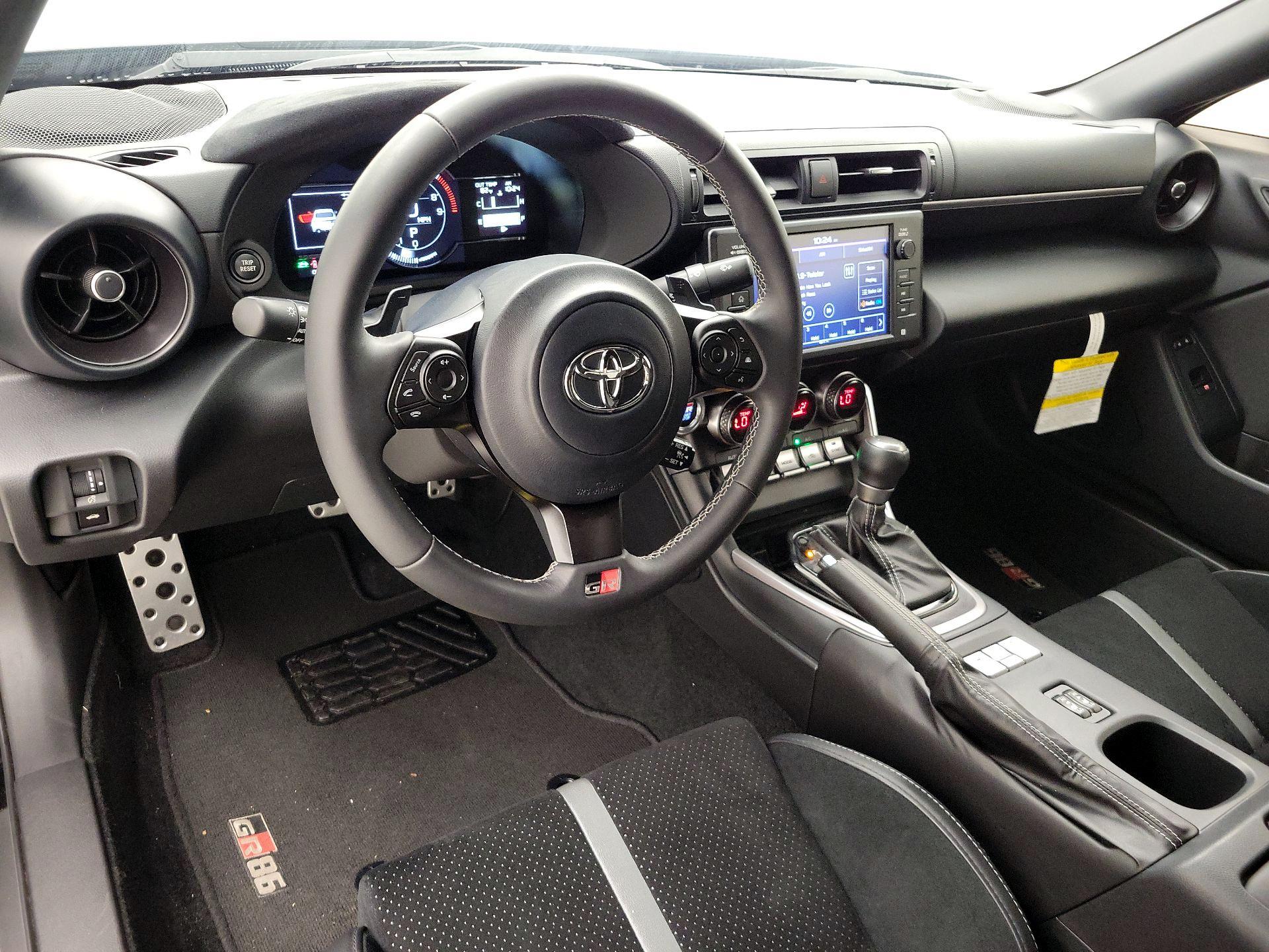 Thumbnail: 2025 Toyota GR86 - 9