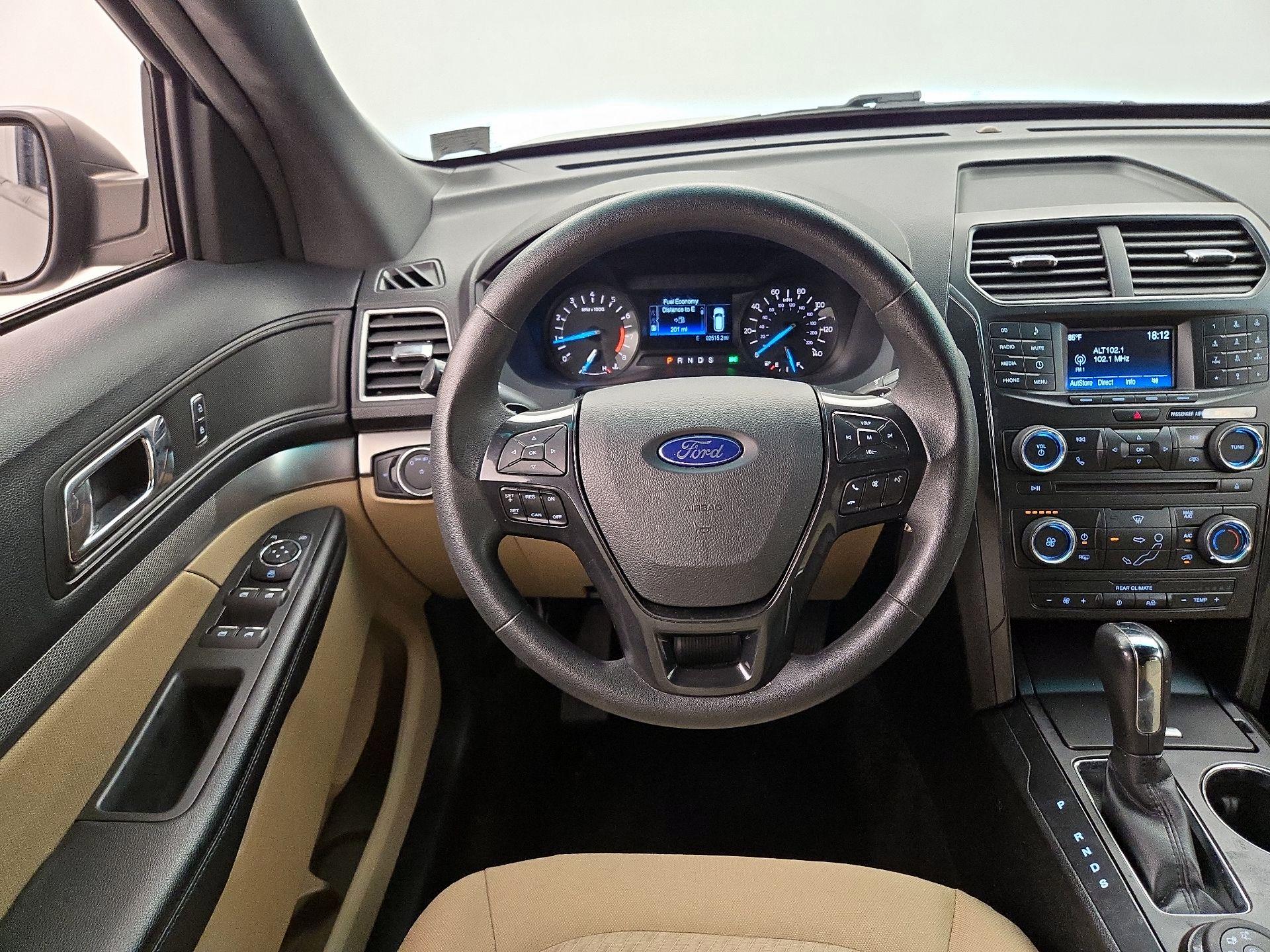 Thumbnail: 2016 Ford Explorer - 10
