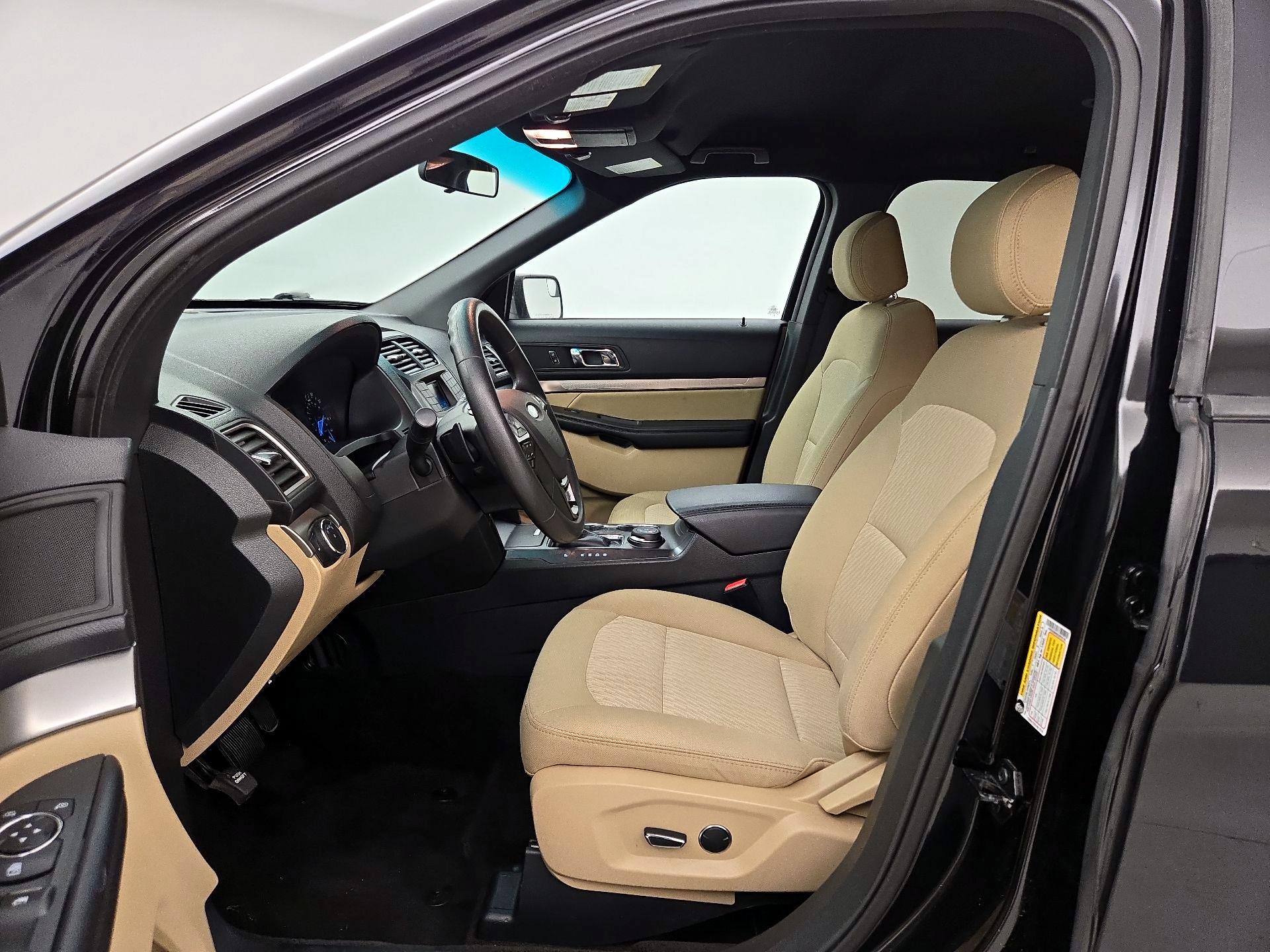 Thumbnail: 2016 Ford Explorer - 11