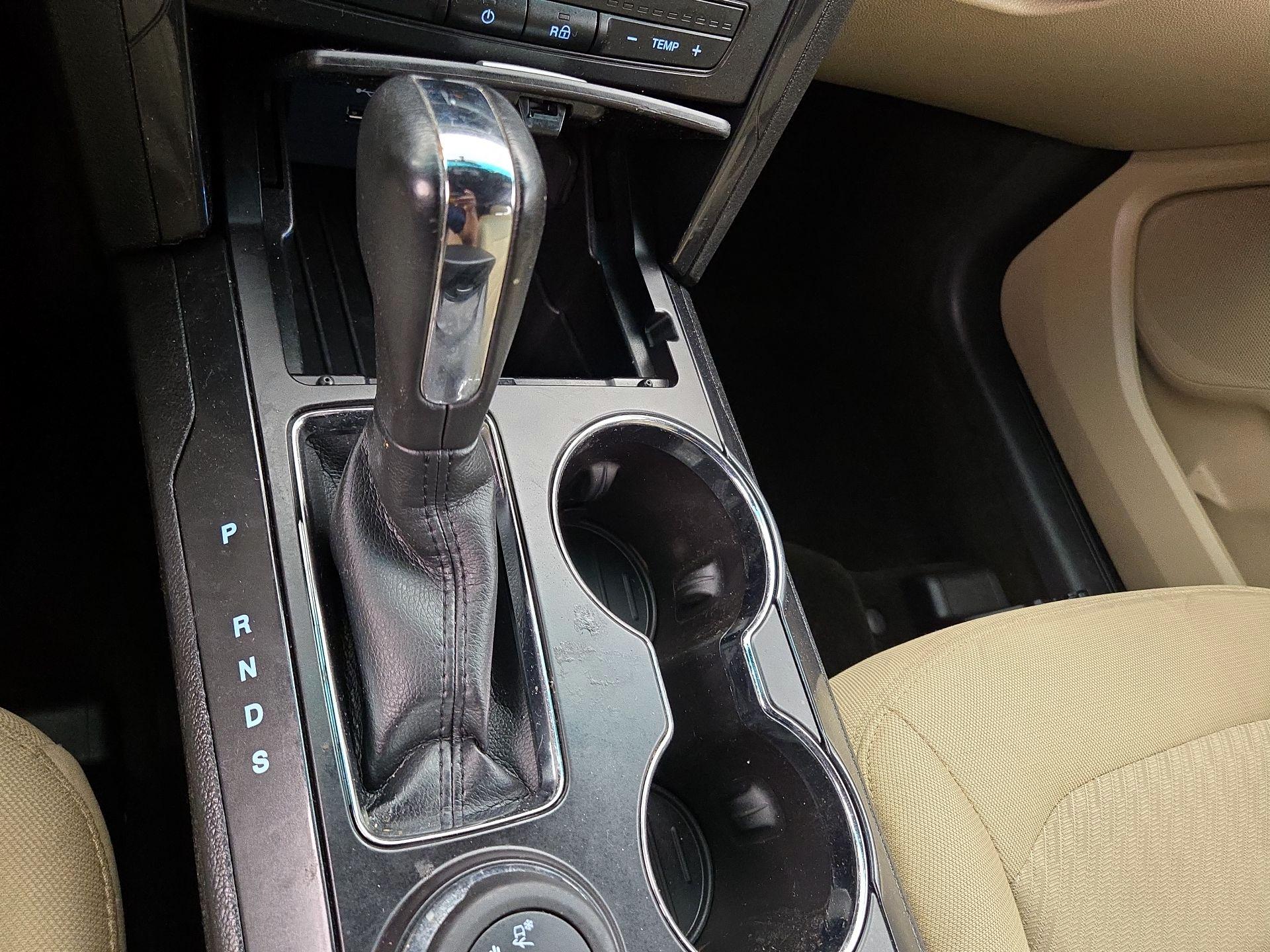 Thumbnail: 2016 Ford Explorer - 17