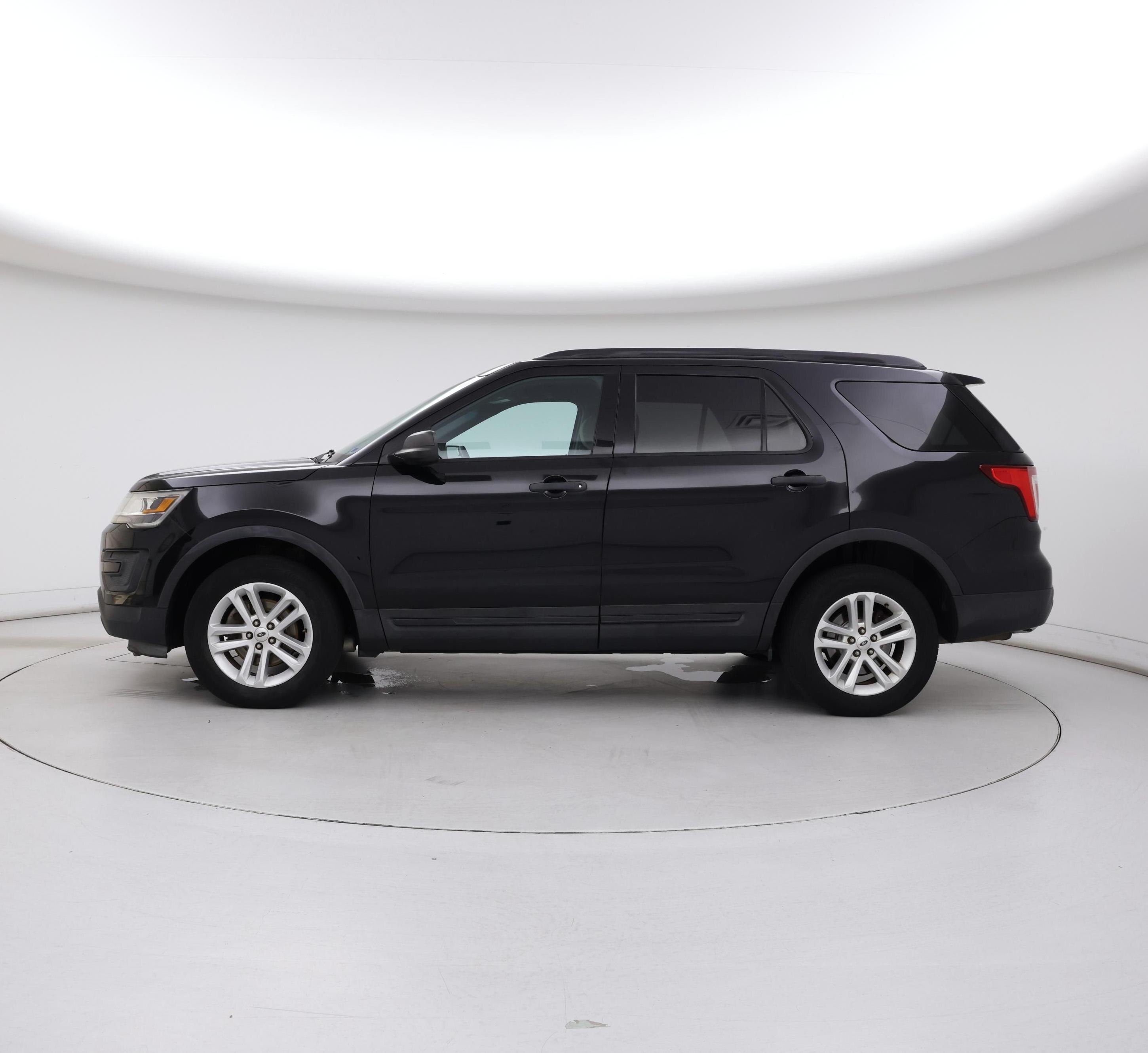 Thumbnail: 2016 Ford Explorer - 3