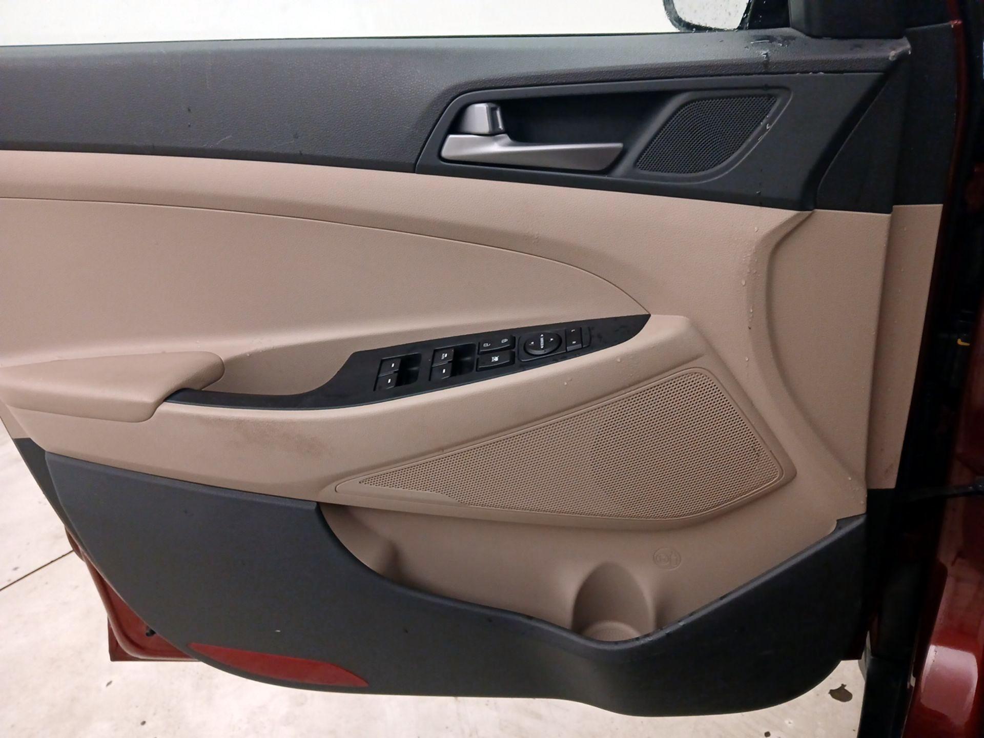 Thumbnail: 2017 Hyundai Tucson - 12
