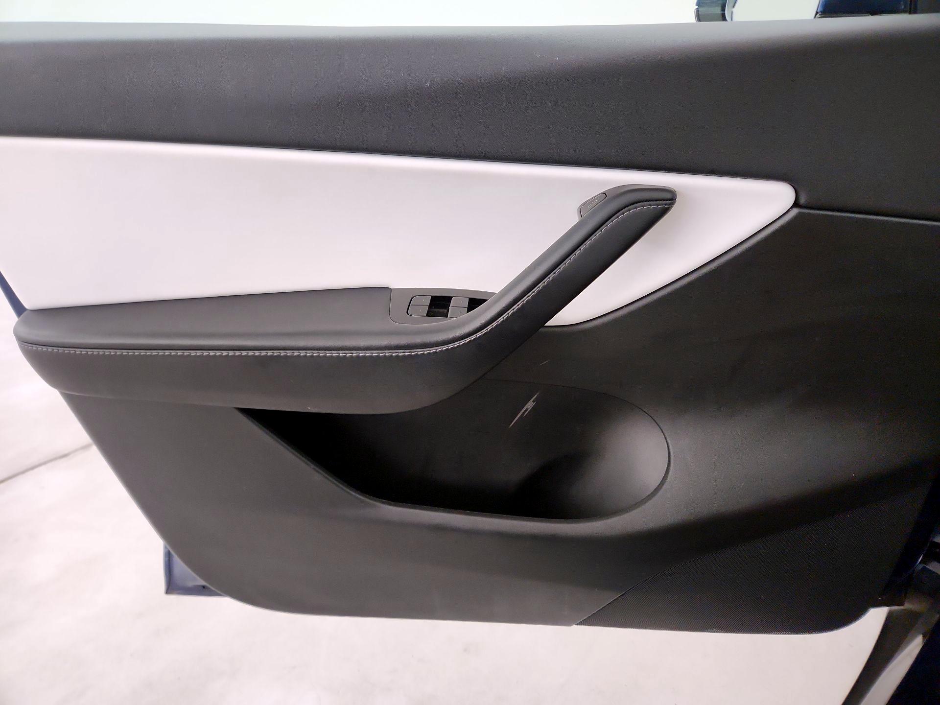Thumbnail: 2021 Tesla Model Y - 12