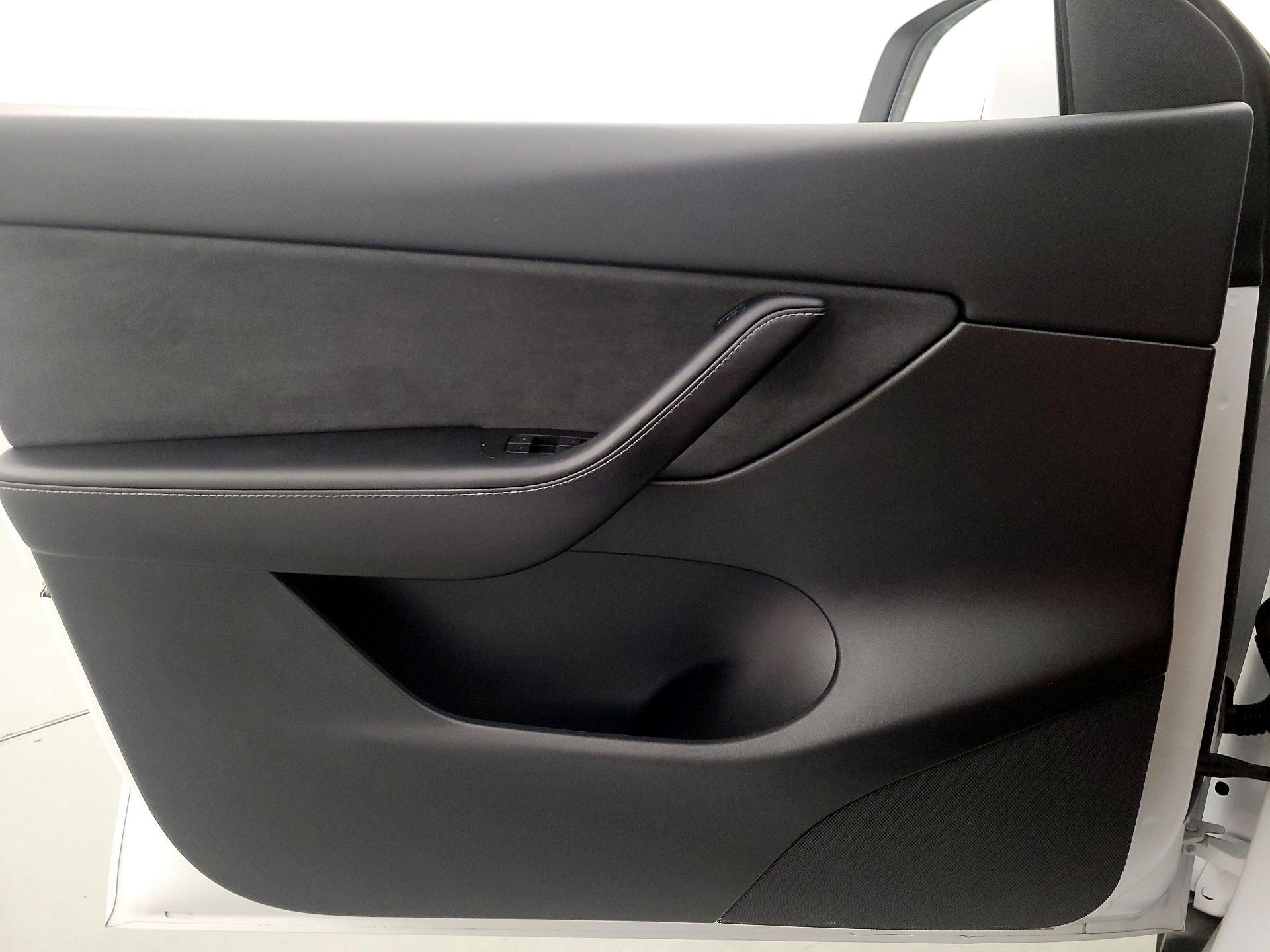 Thumbnail: 2021 Tesla Model Y - 12