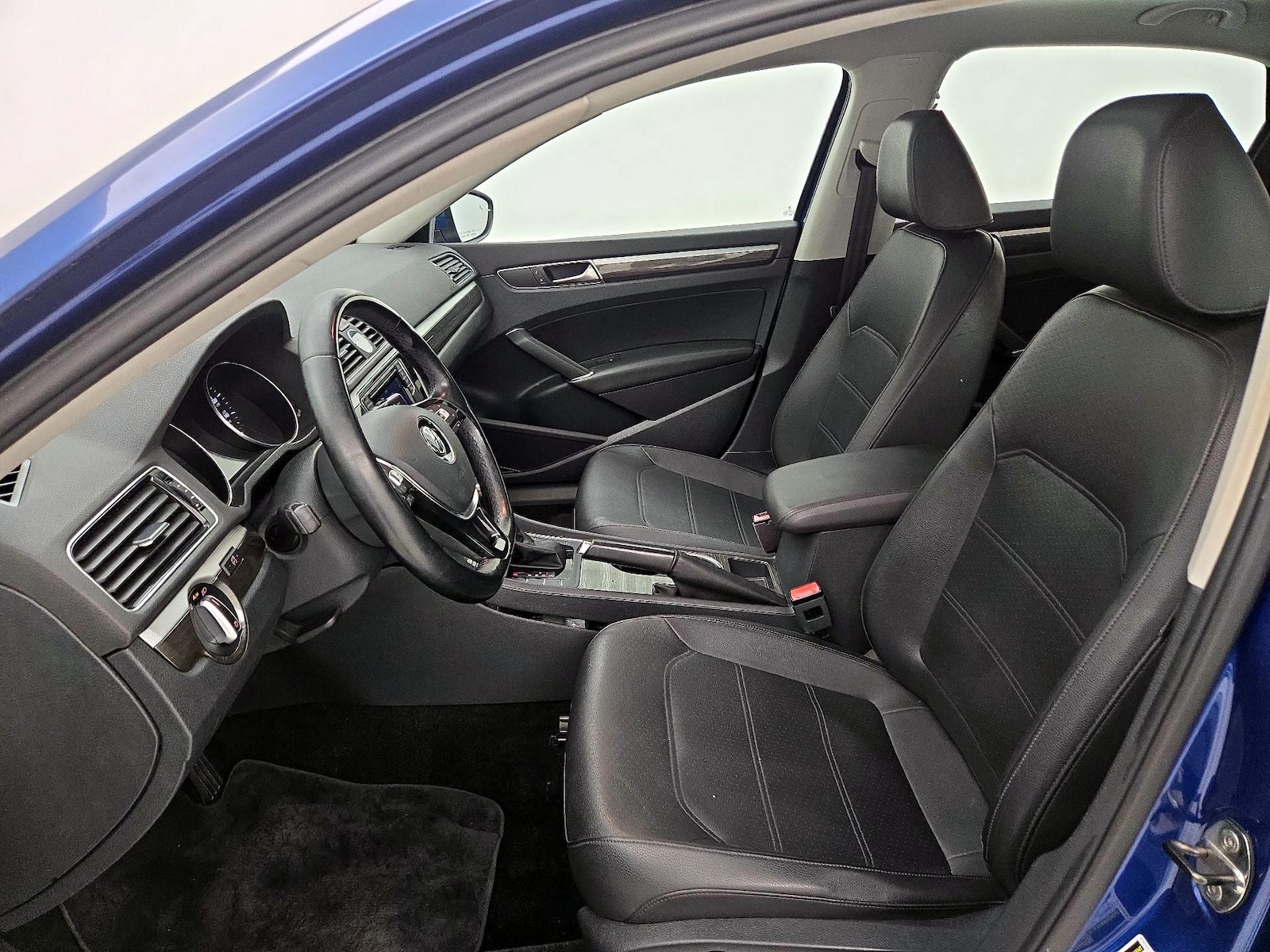 2017 Volkswagen Passat SE - Photo 12