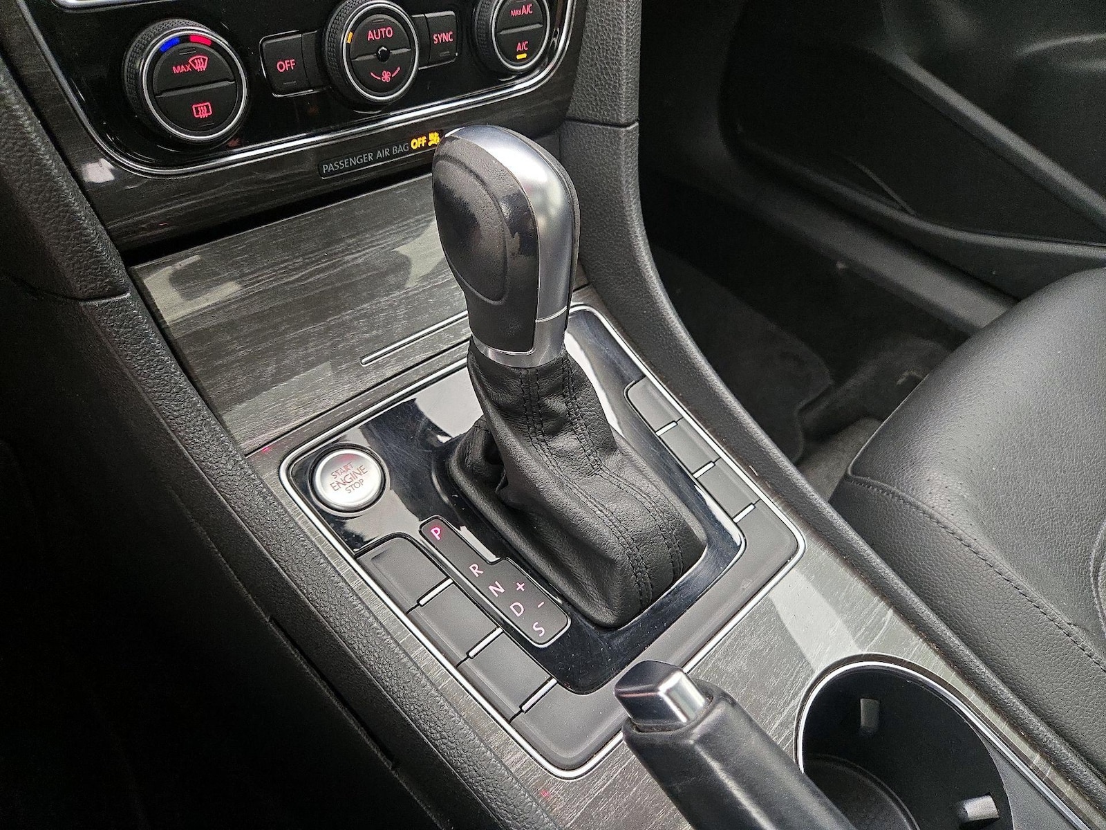 2017 Volkswagen Passat SE - Photo 18