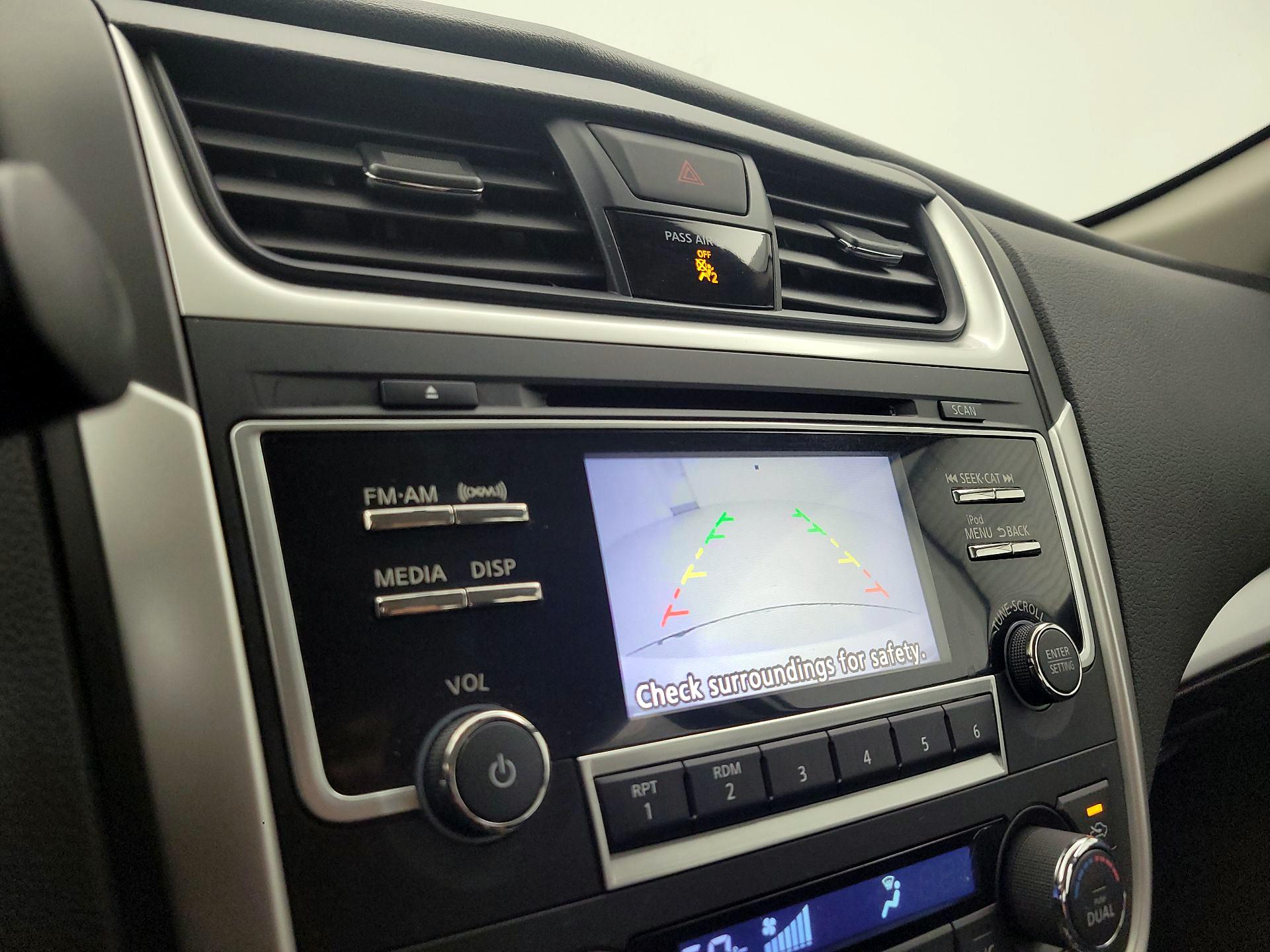 Thumbnail: 2017 Nissan Altima - 14