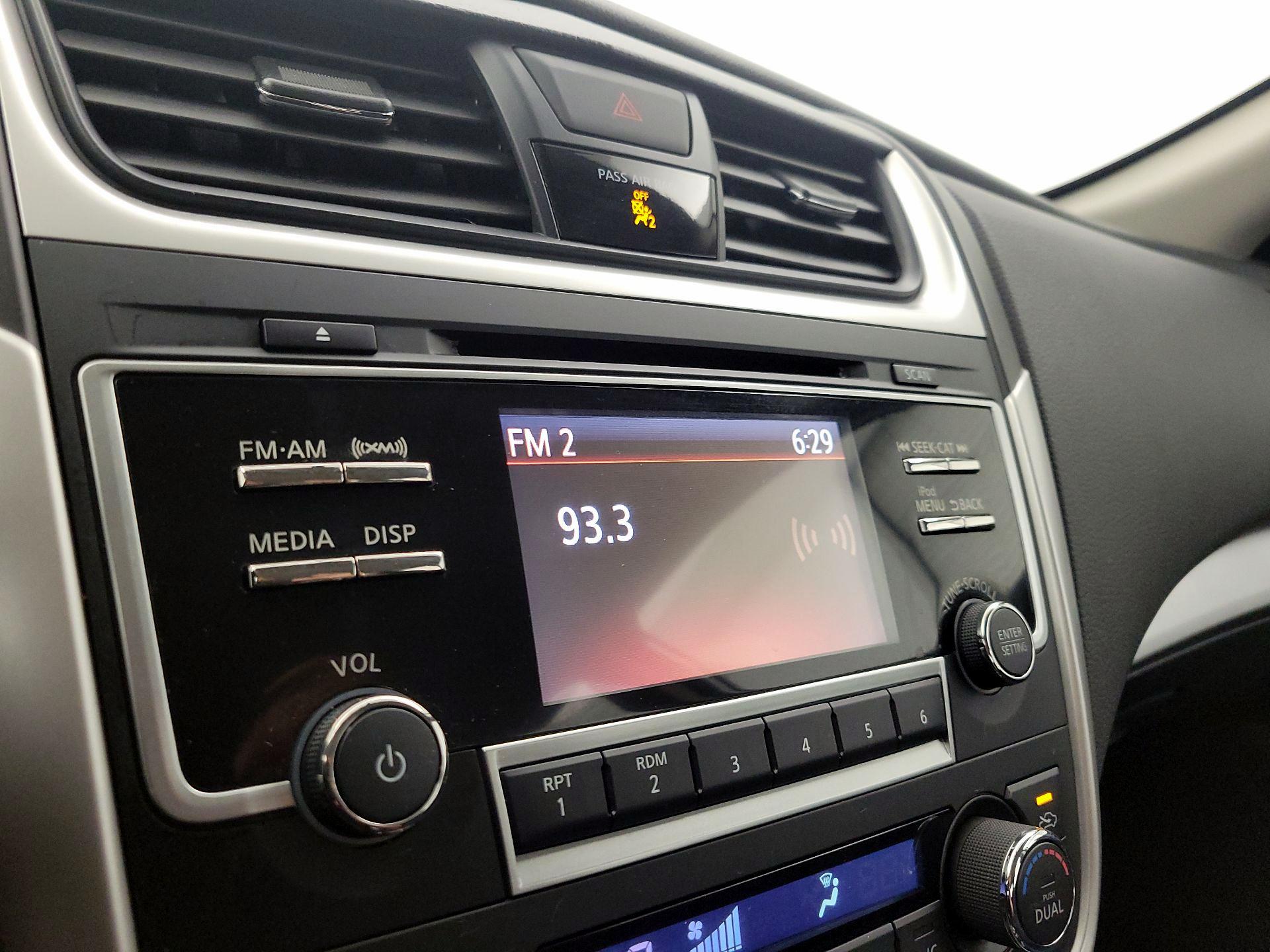 Thumbnail: 2017 Nissan Altima - 15