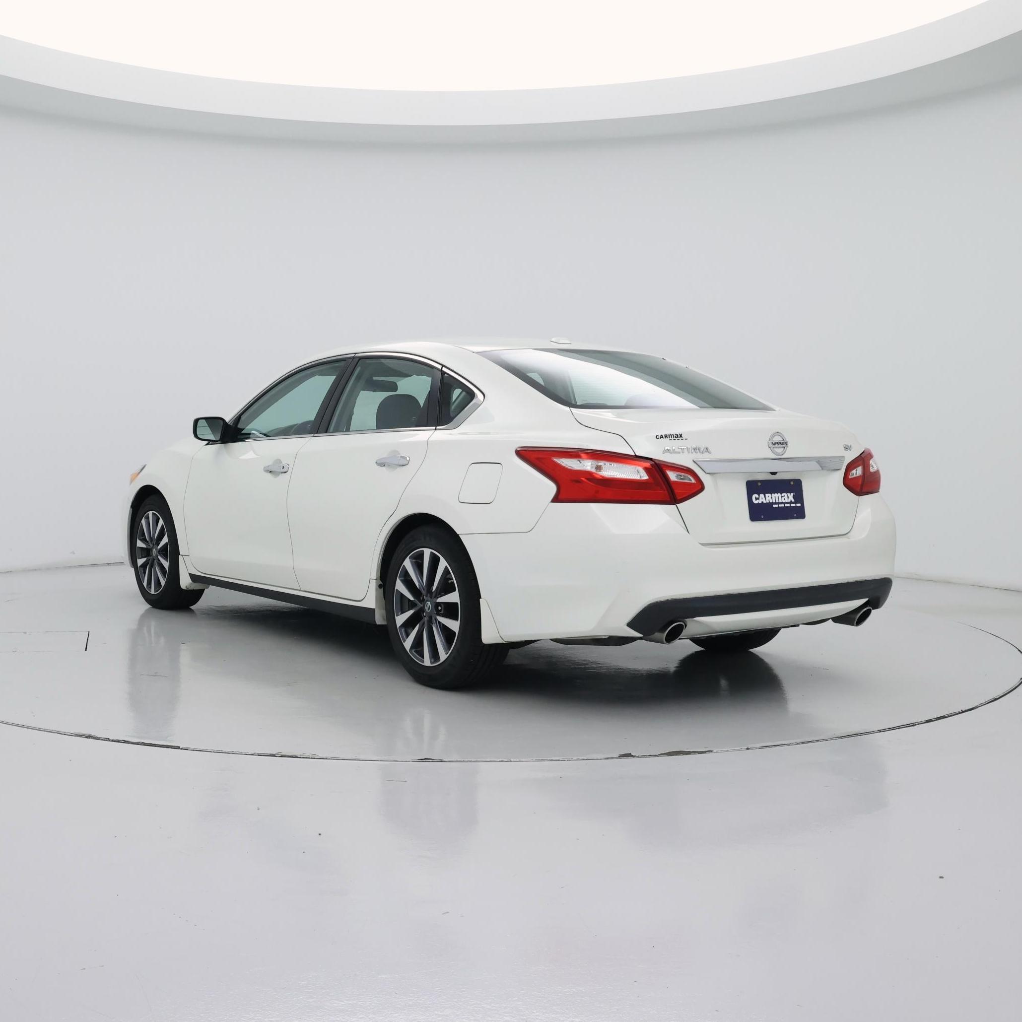 Thumbnail: 2017 Nissan Altima - 2